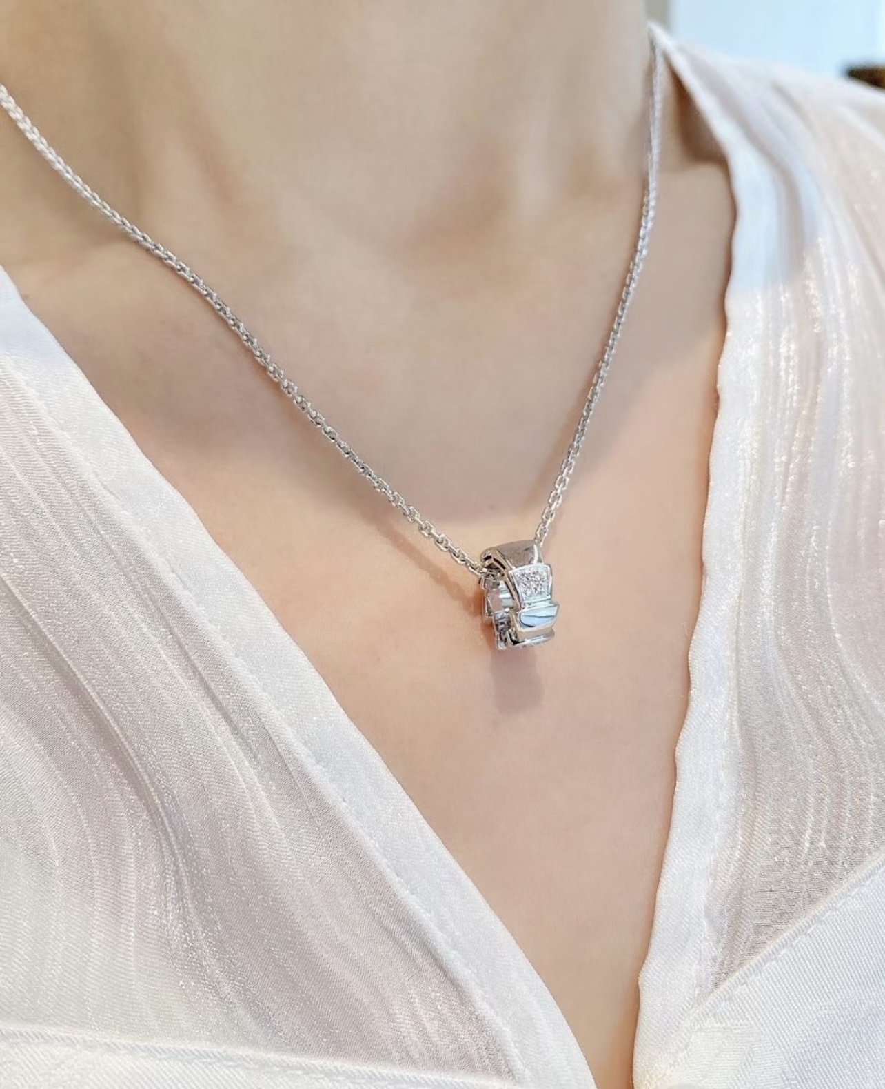 Bvlgari Serpenti Viper necklace Available in 18k white gold and 18k rose gold set with white mother-of-pearl and pave diamonds 40-45cm adjustable