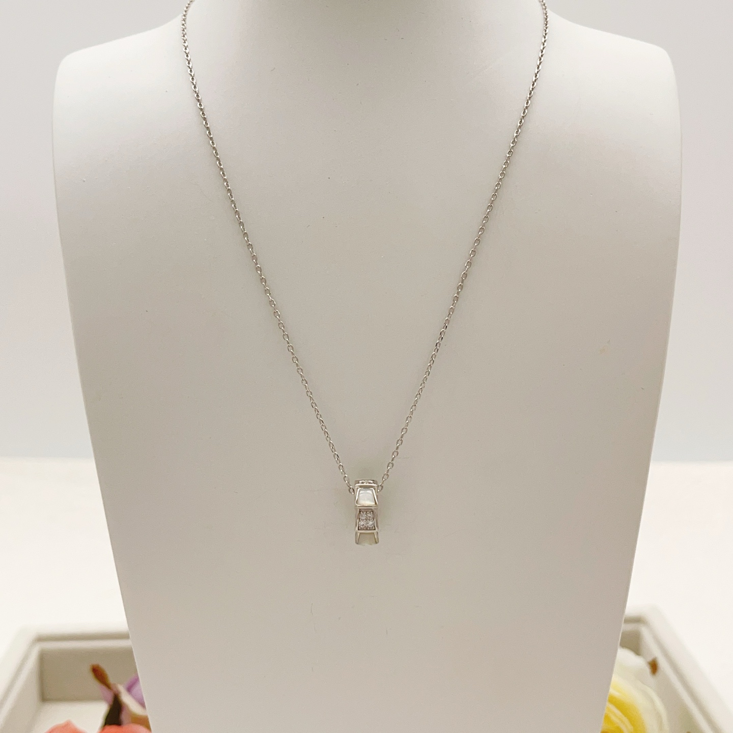 Bvlgari Serpenti Viper necklace Available in 18k white gold and 18k rose gold set with white mother-of-pearl and pave diamonds 40-45cm adjustable