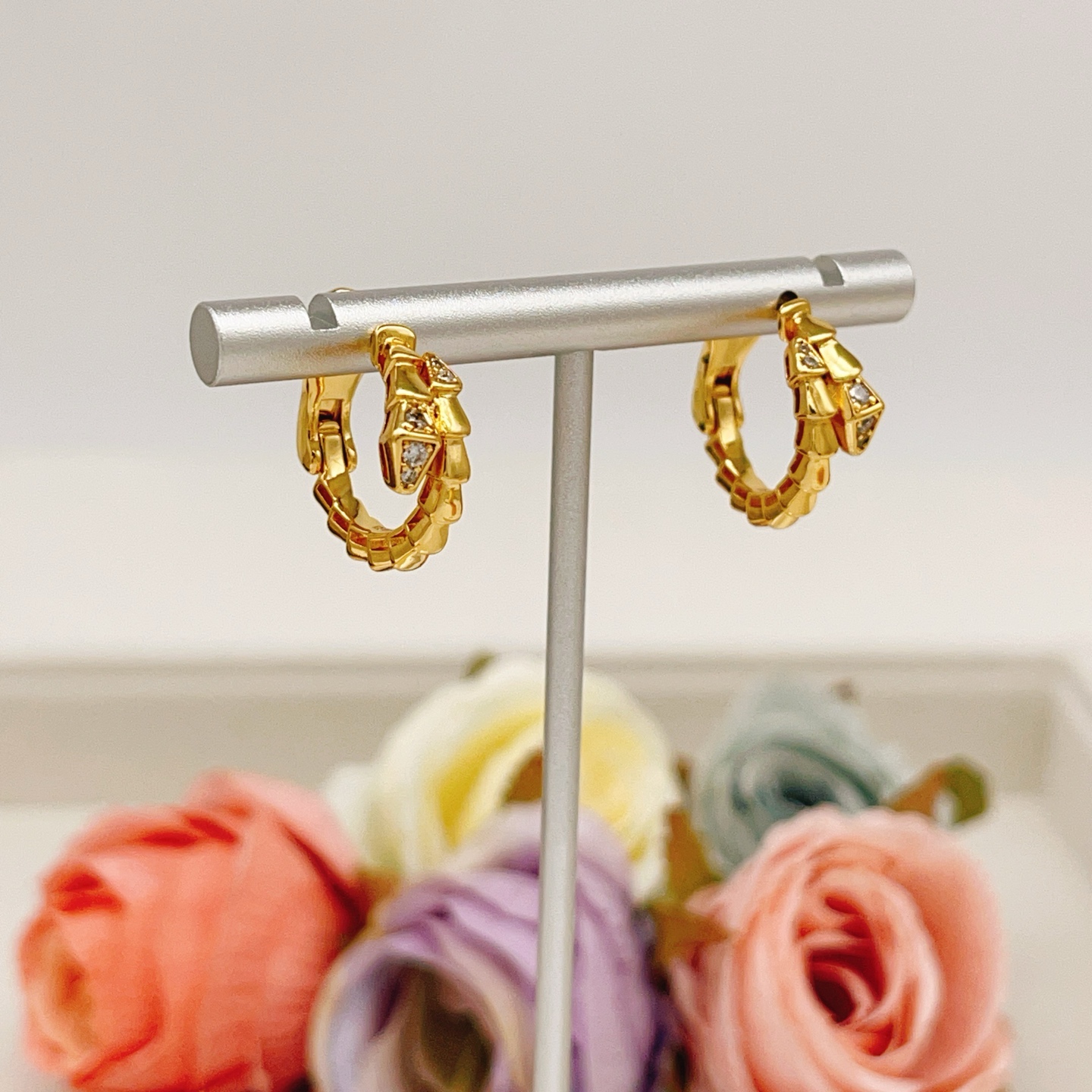 Bvlgari Serpenti Viper earrings Yellow gold with clear diamond accents 15mm hoop diameter