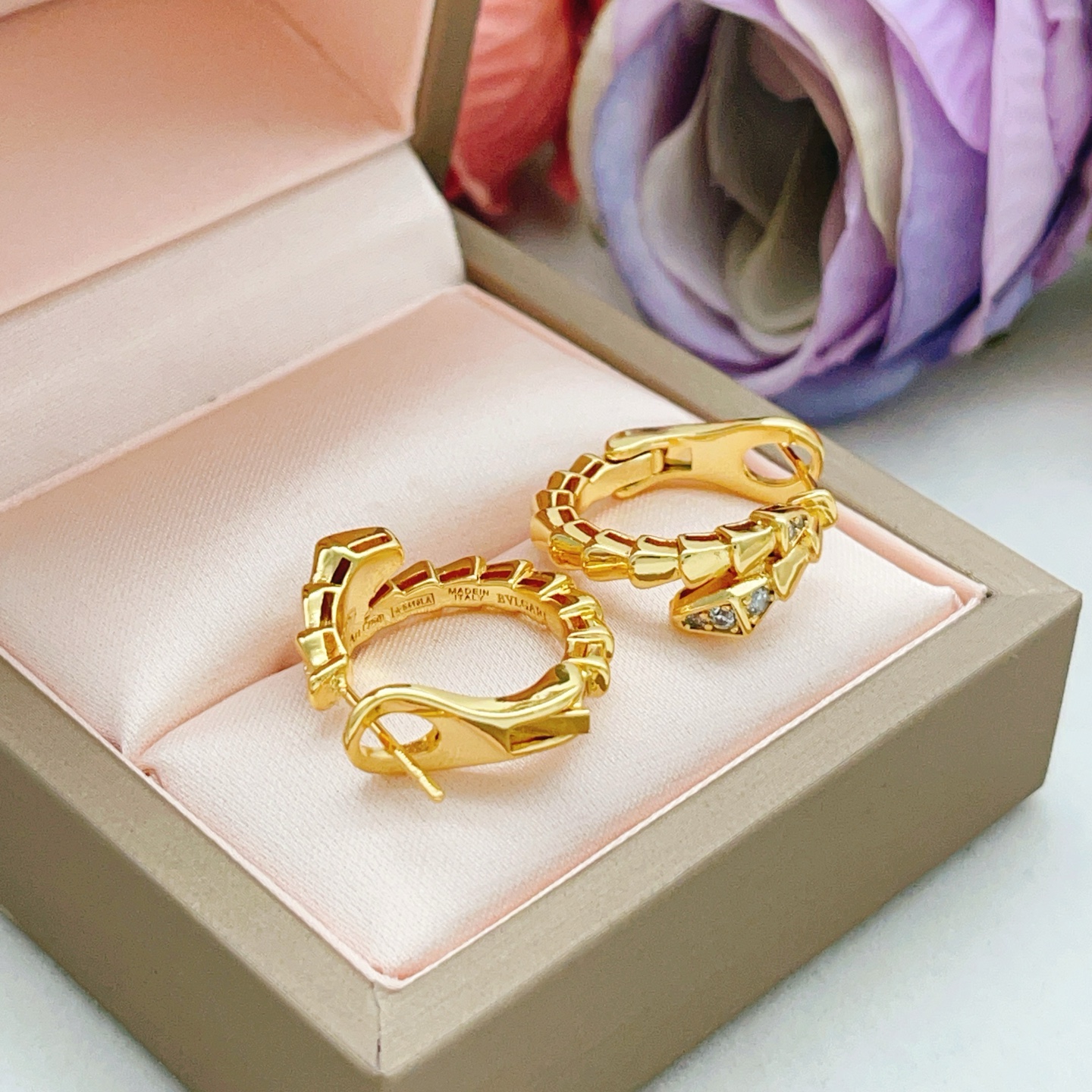 Bvlgari Serpenti Viper earrings Yellow gold with clear diamond accents 15mm hoop diameter