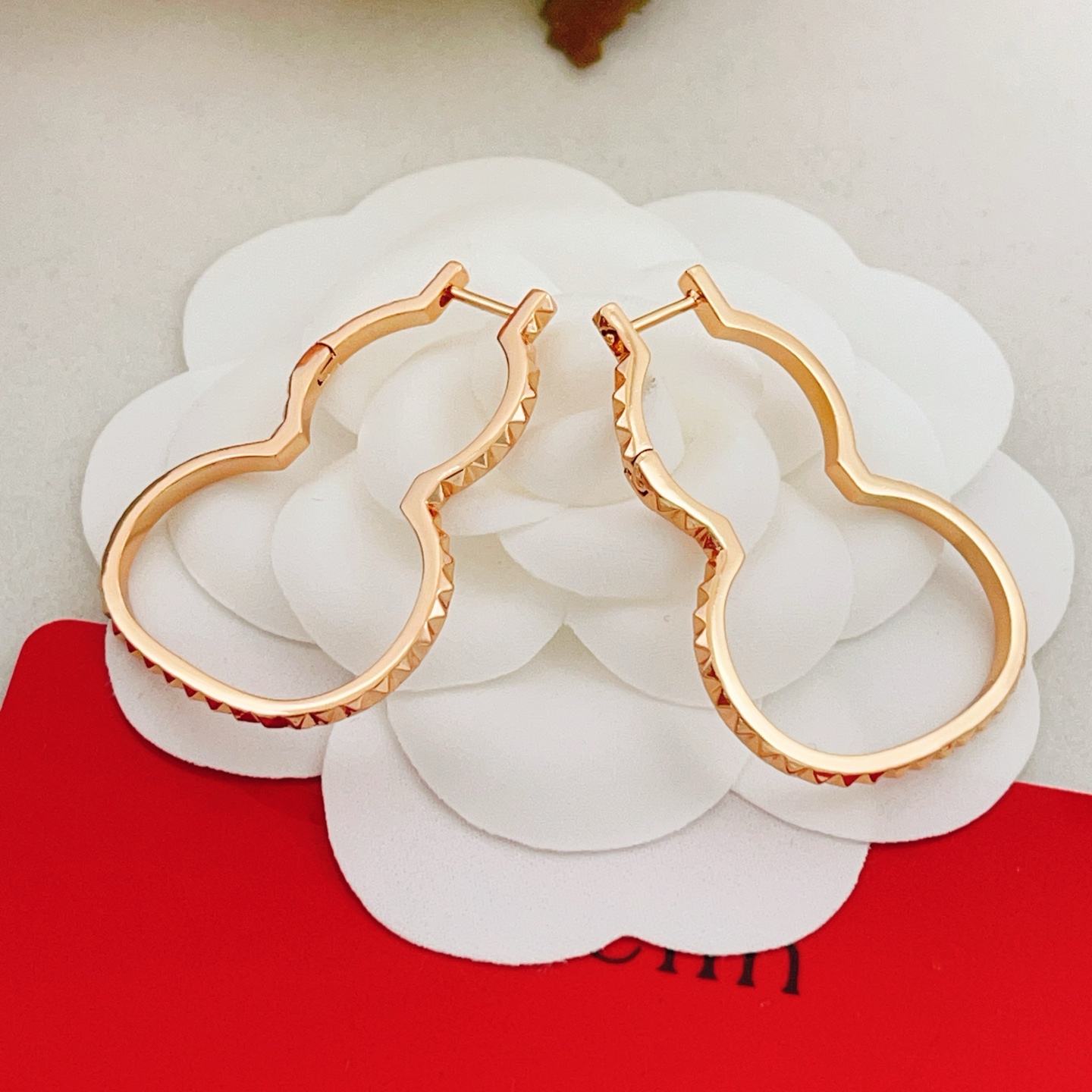 Qeelin Wulu earrings 18K rose gold no gemstones 3cm hoop diameter