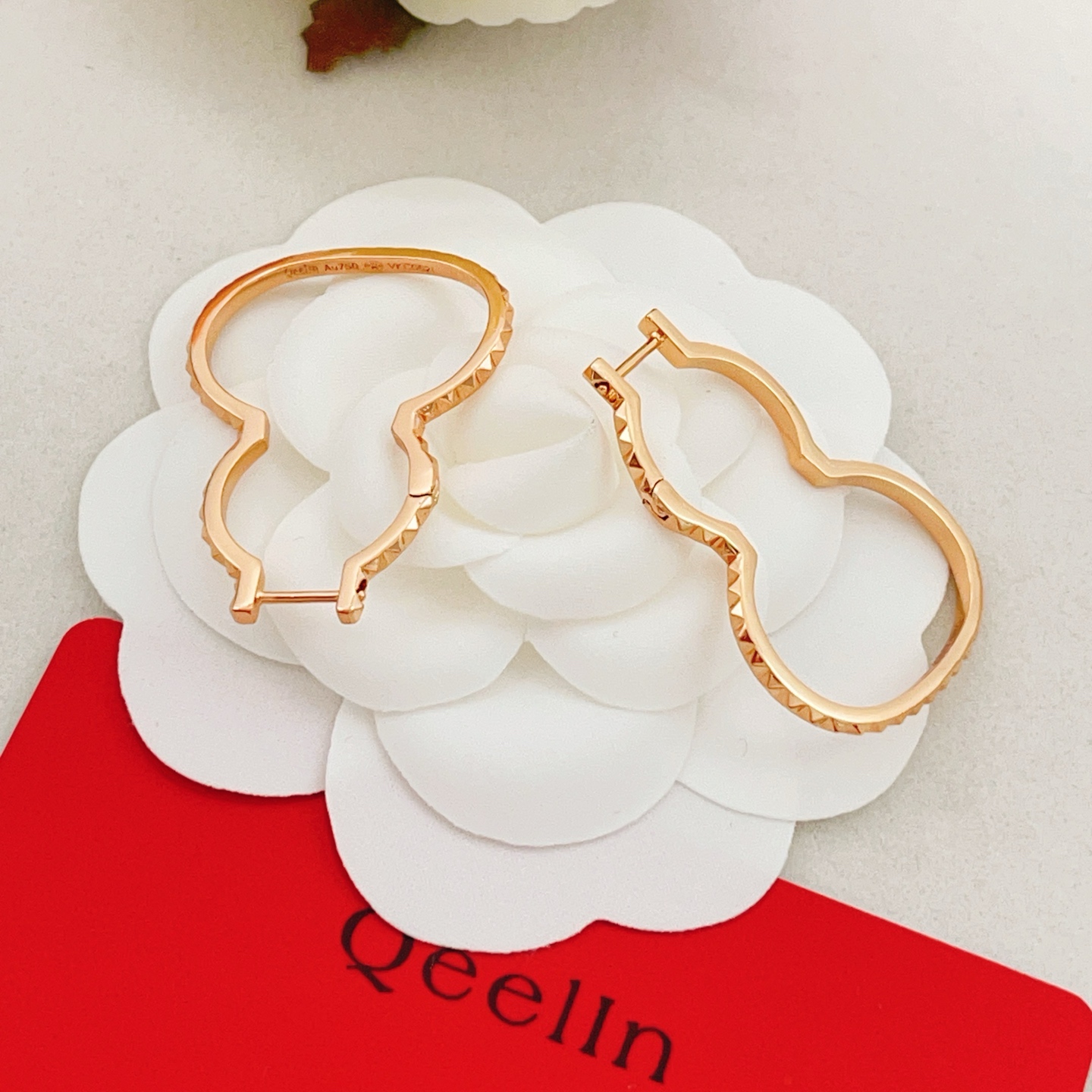 Qeelin Wulu earrings 18K rose gold no gemstones 3cm hoop diameter
