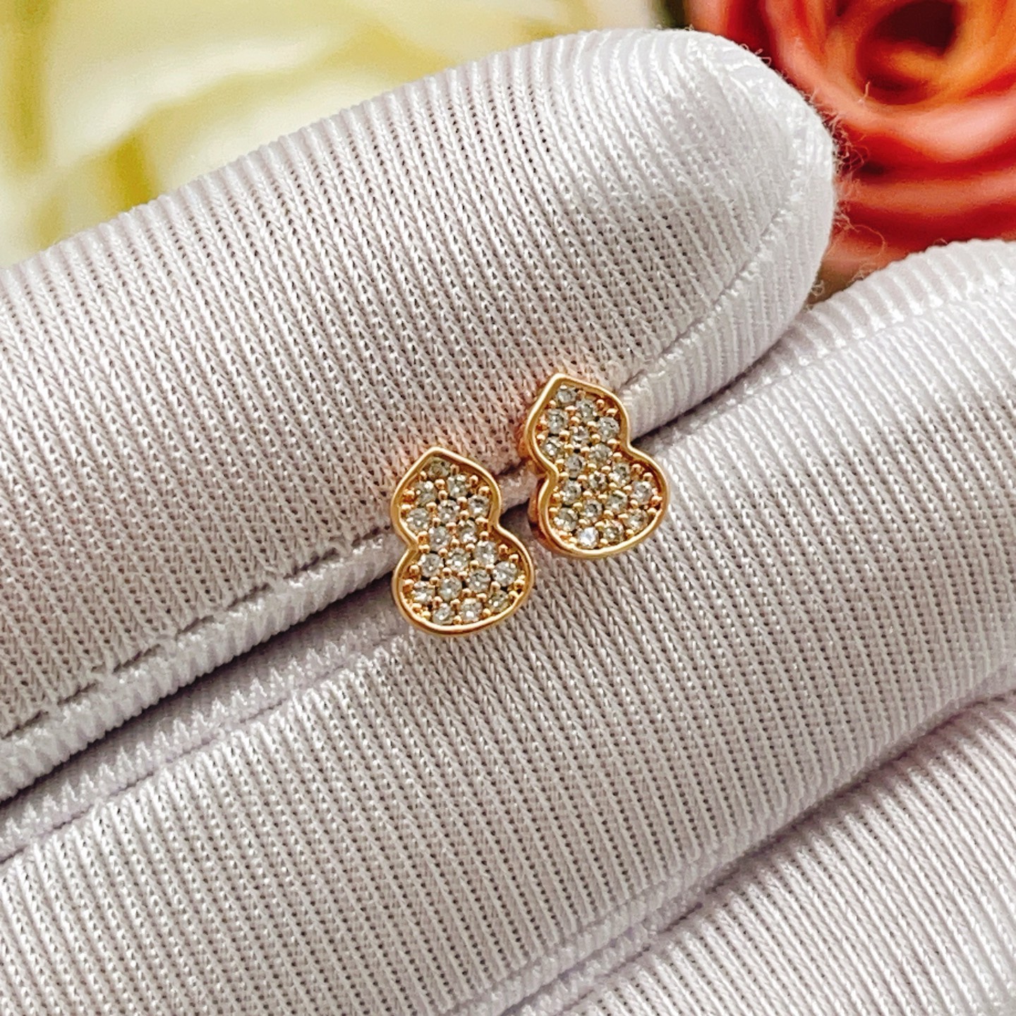 Qeelin Wulu earrings 18K rose gold with pave set clear diamonds 6 5mm stud length