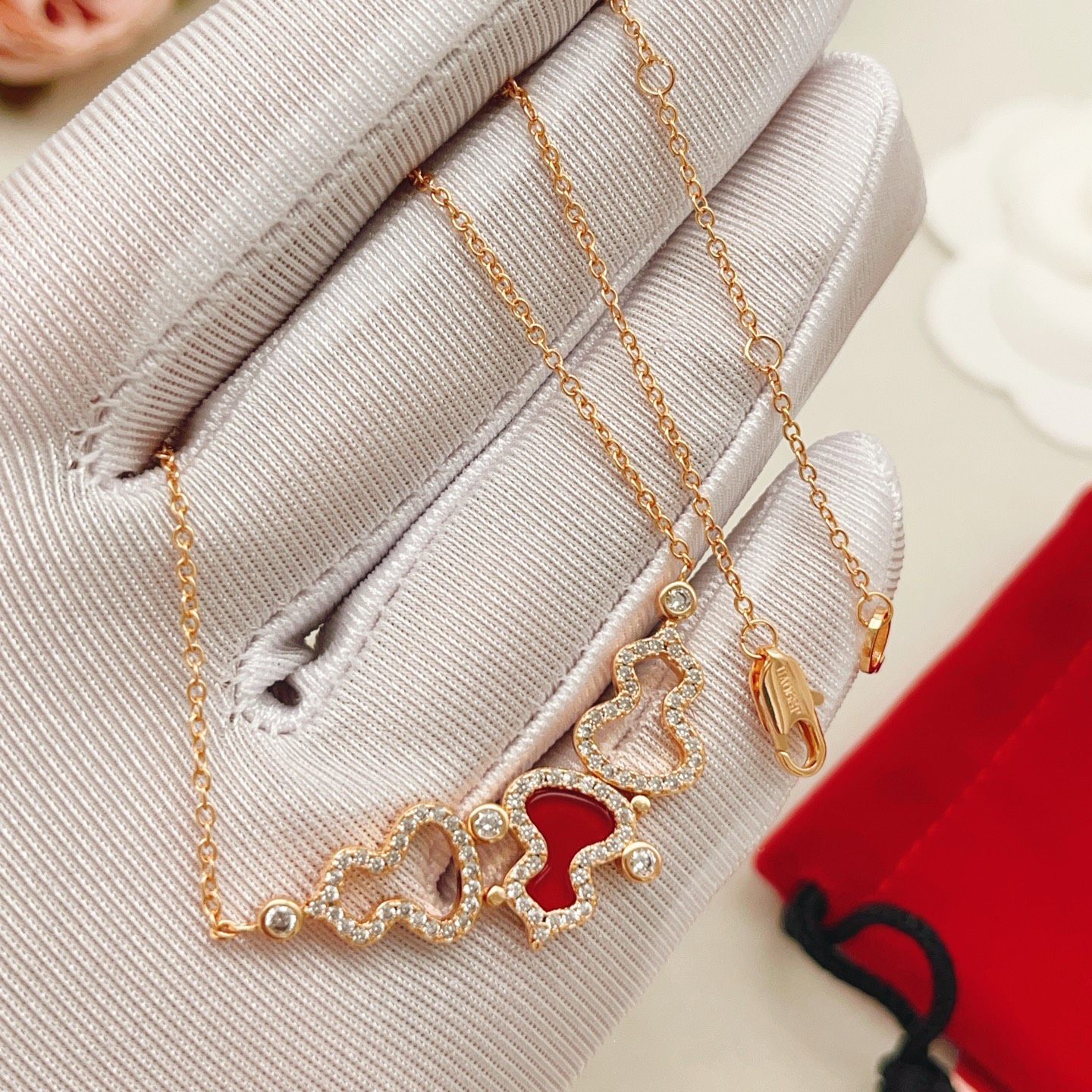 Qeelin Wulu necklace Rose gold metal red carnelian inlay clear diamond accents 42cm with 3cm extender