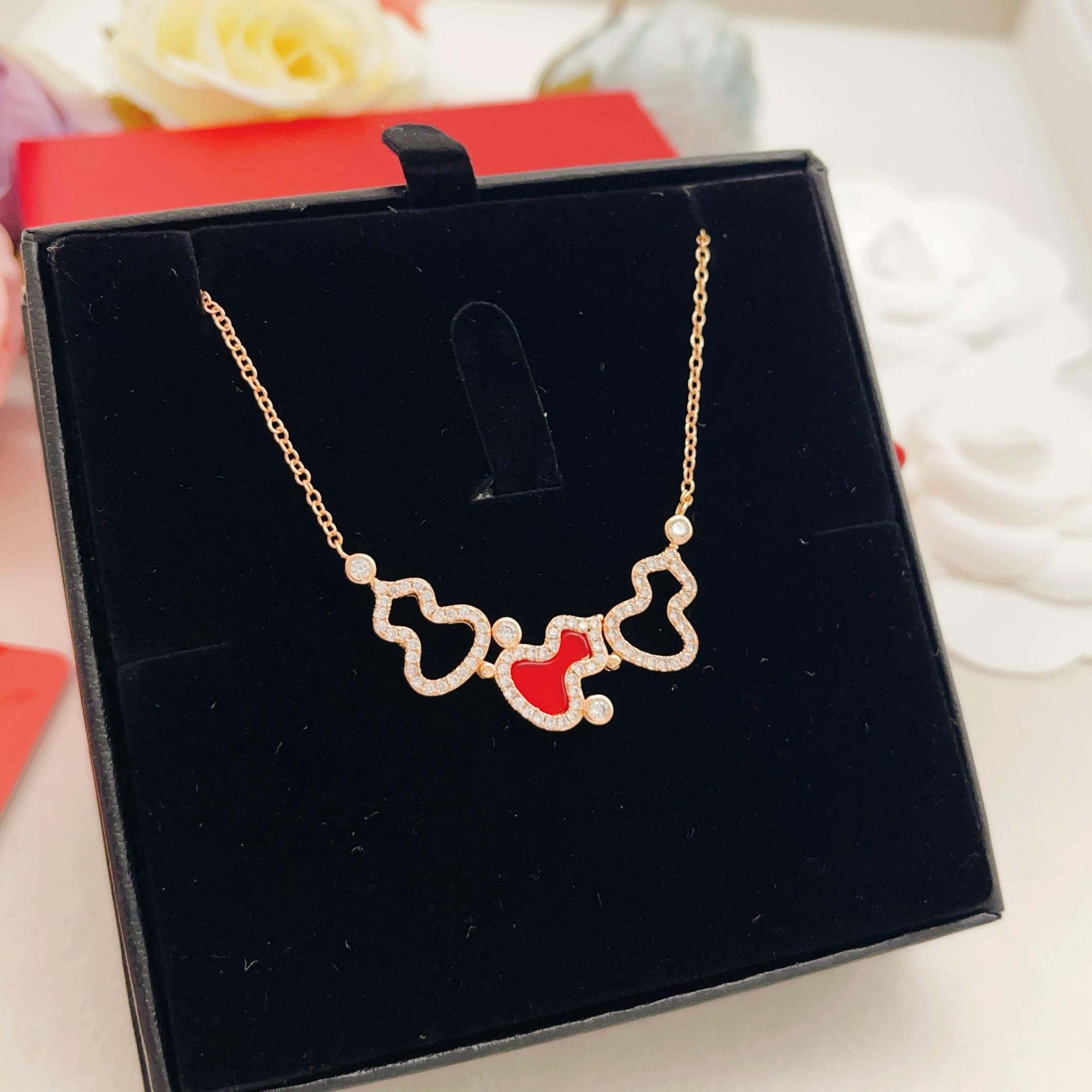Qeelin Wulu necklace Rose gold metal red carnelian inlay clear diamond accents 42cm with 3cm extender
