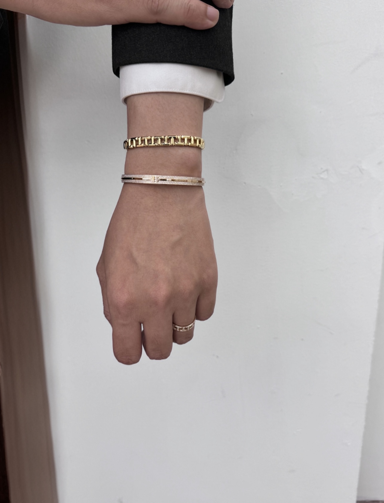 Tiffany Co T Two bracelet silver-toned metal with clear pave diamonds 17cm inner circumference