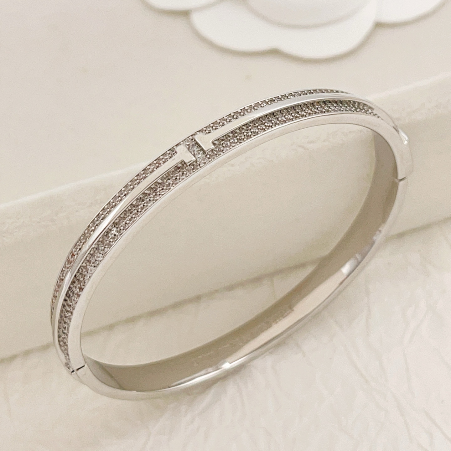 Tiffany Co T Two bracelet silver-toned metal with clear pave diamonds 17cm inner circumference