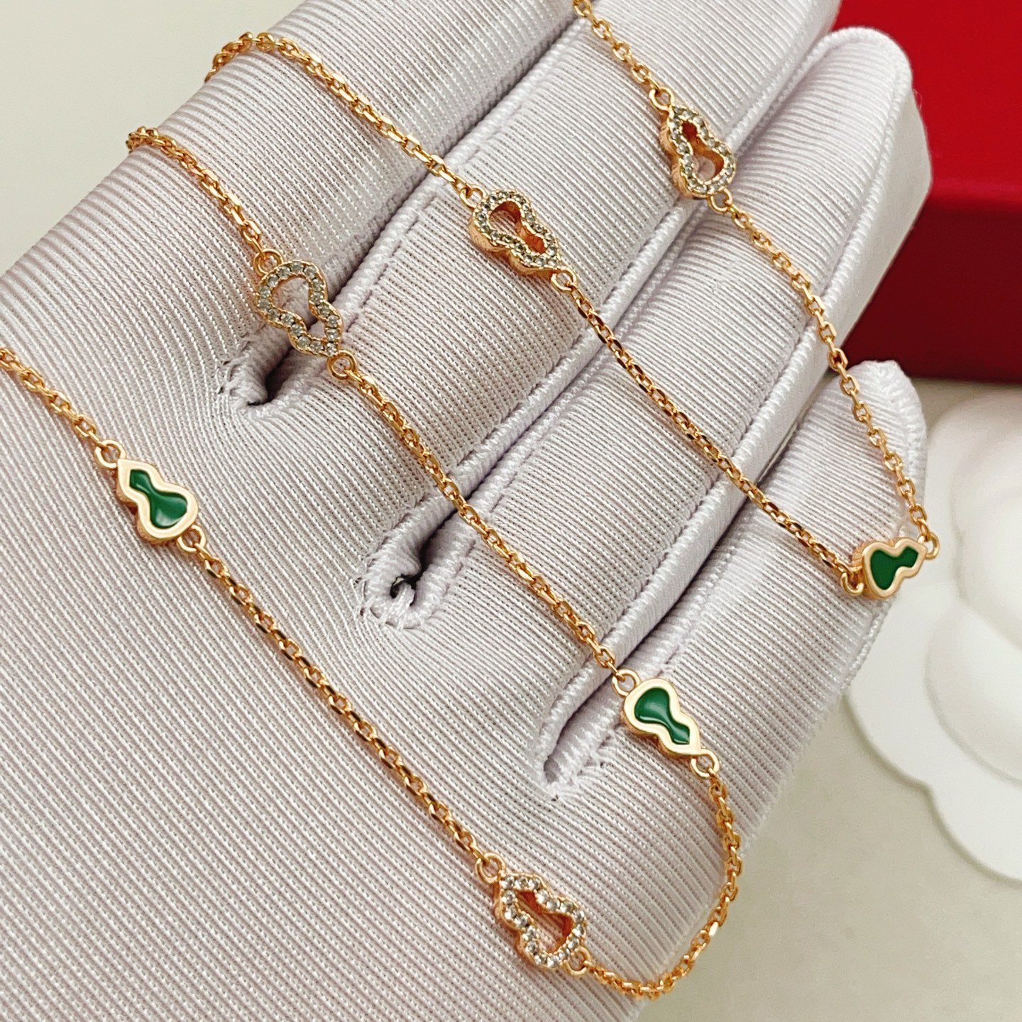 Qeelin Wulu necklace 18K rose gold green malachite clear diamond accents 42cm with 5cm extender
