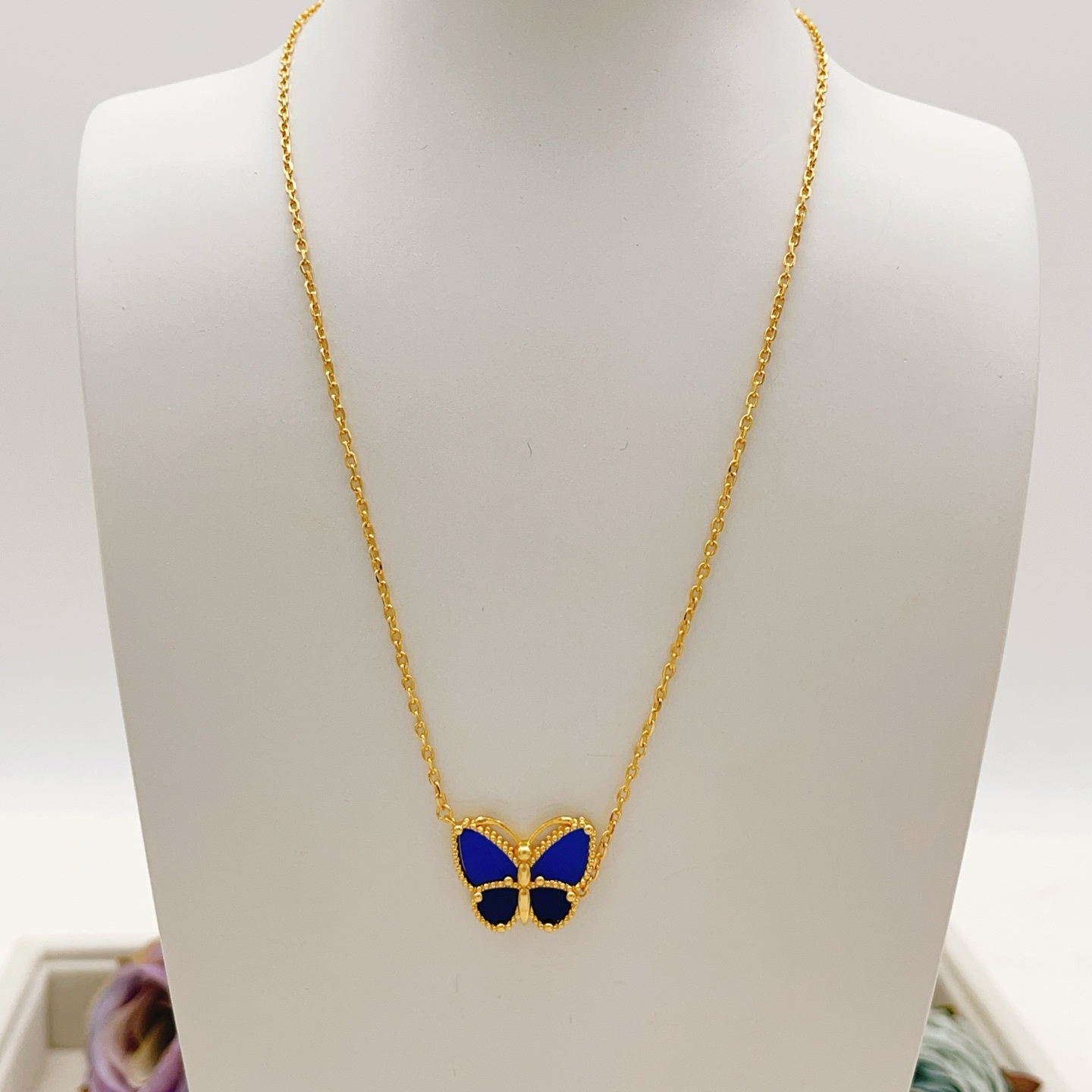 Van Cleef Arpels Collar Lucky Alhambra Mariposa Oro amarillo con lapislázuli azul 42cm
