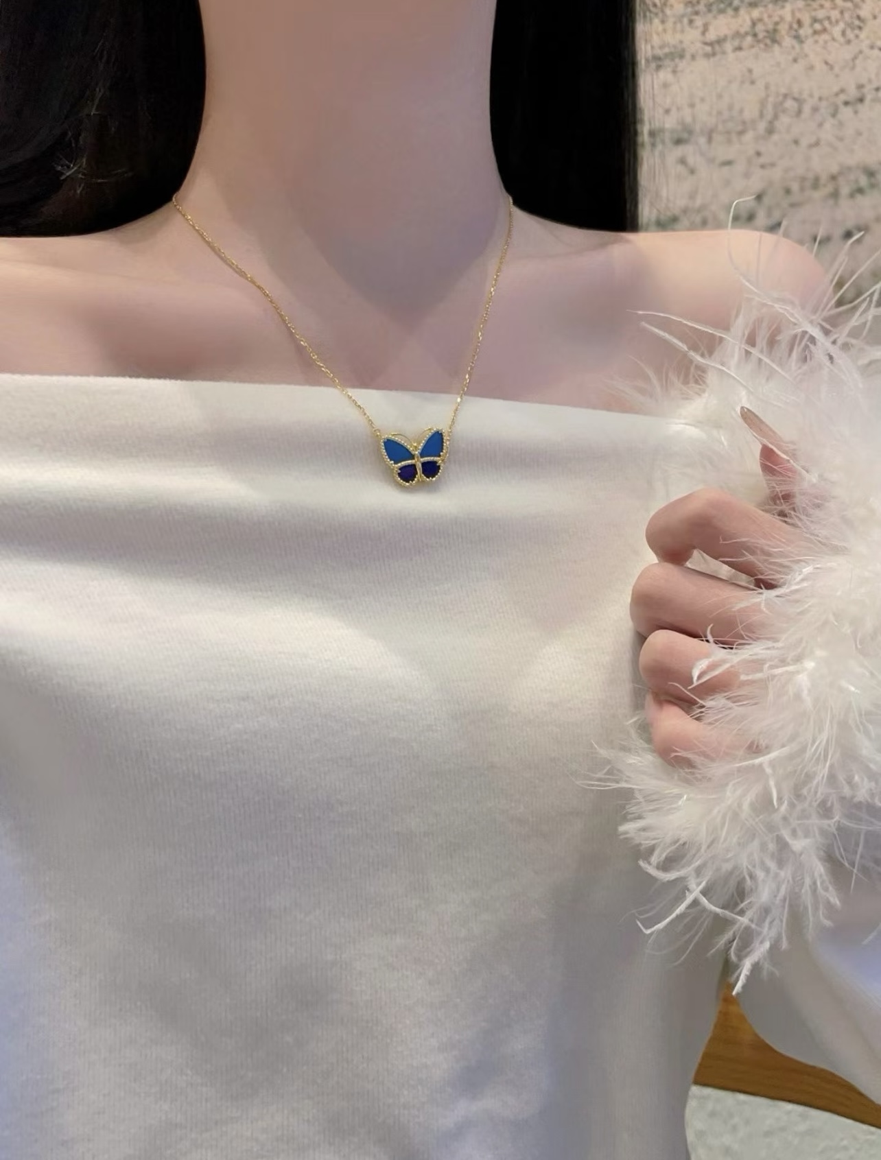 Van Cleef Arpels Lucky Alhambra Butterfly necklace Yellow gold with blue lapis lazuli rose gold with blue lapis lazuli white gold with blue lapis lazuli 42cm