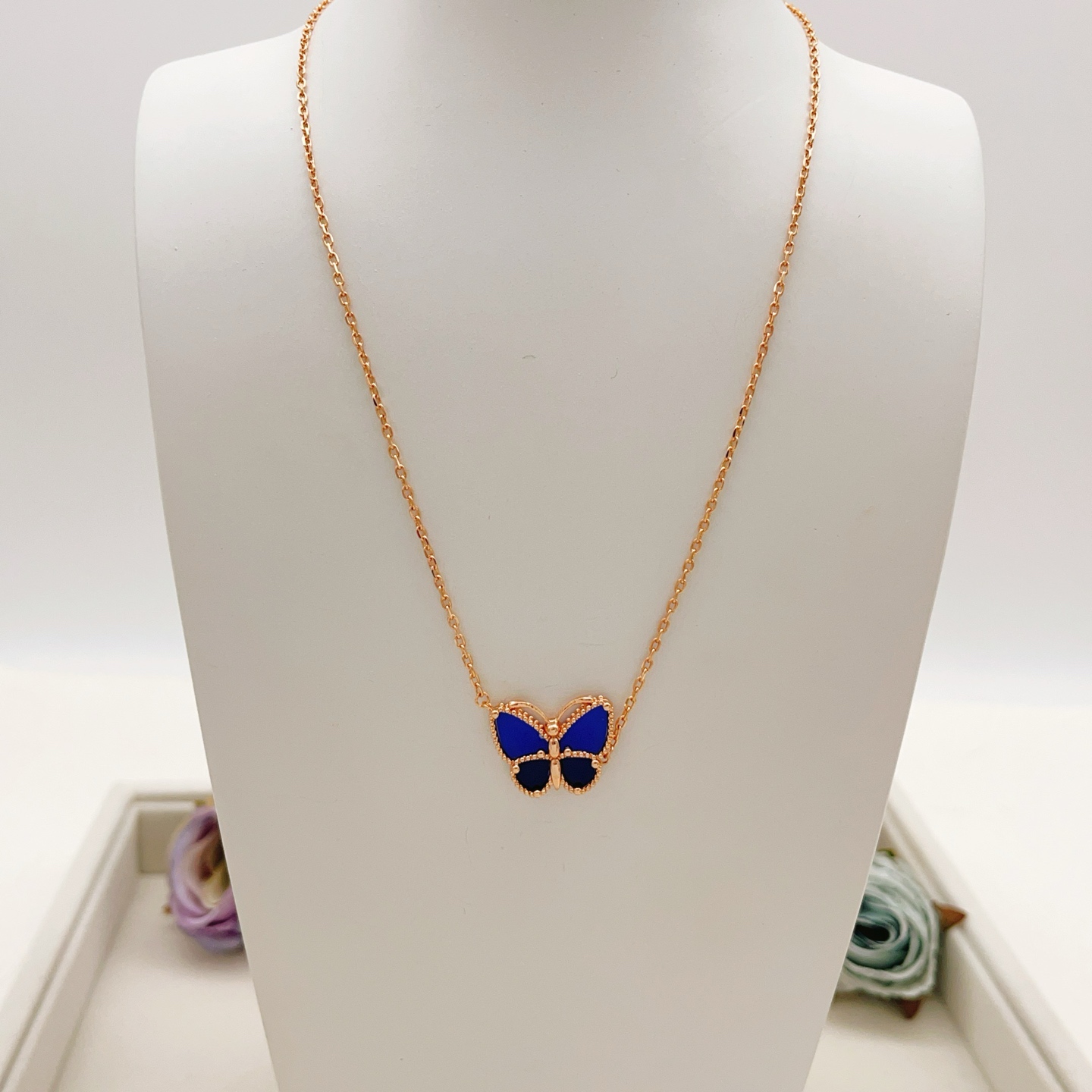 Van Cleef Arpels Lucky Alhambra Butterfly necklace Rose gold with deep blue lapis lazuli 42cm
