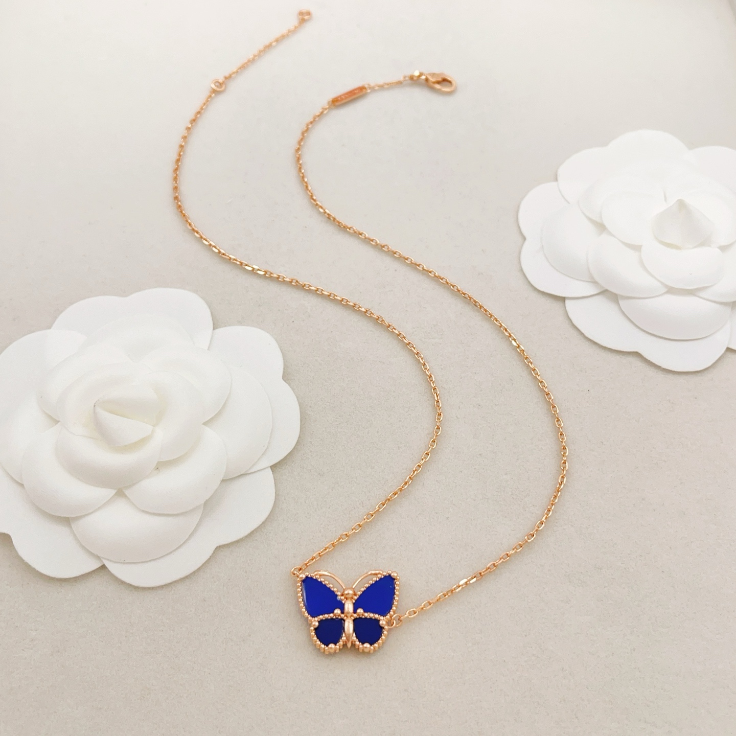 Van Cleef Arpels Lucky Alhambra Butterfly necklace Rose gold with deep blue lapis lazuli 42cm