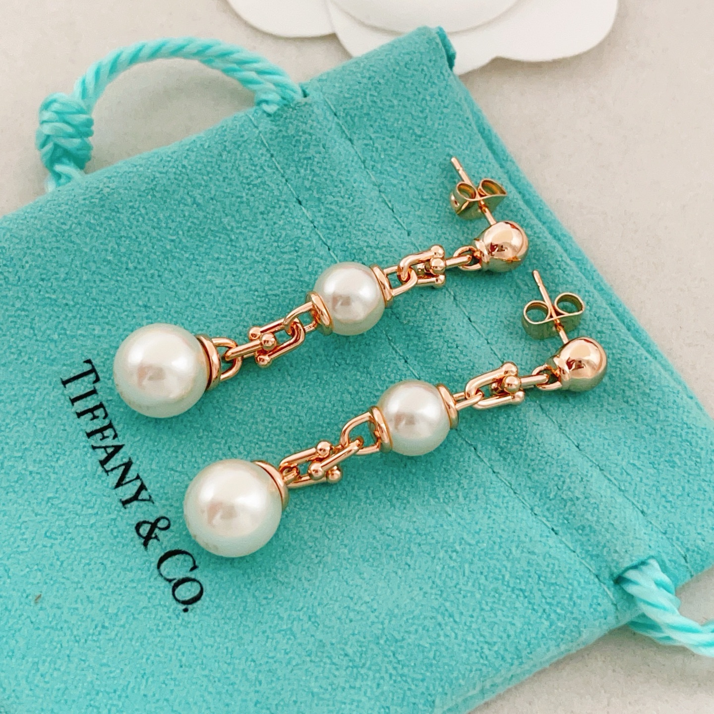 Tiffany Co HardWear Pearl Drop earrings Rose gold metal with white freshwater pearls 4 5cm drop length