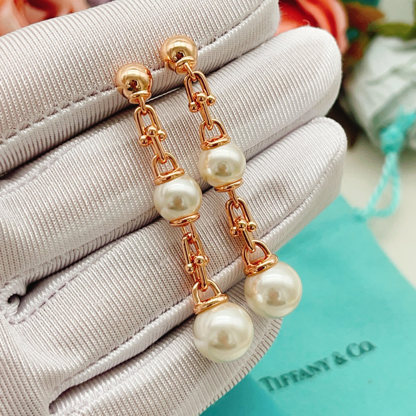 Tiffany Co HardWear Pearl Drop earrings Rose gold metal with white freshwater pearls 4 5cm drop length