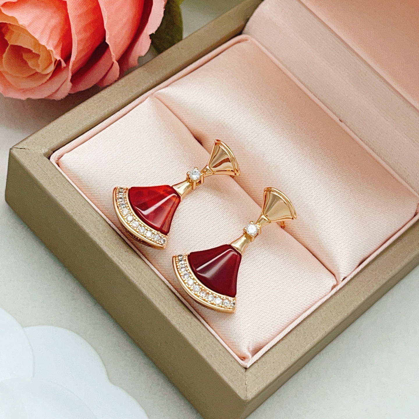 Bvlgari Divas Dream earrings Rose gold carnelian red clear diamond 1 6cm drop length