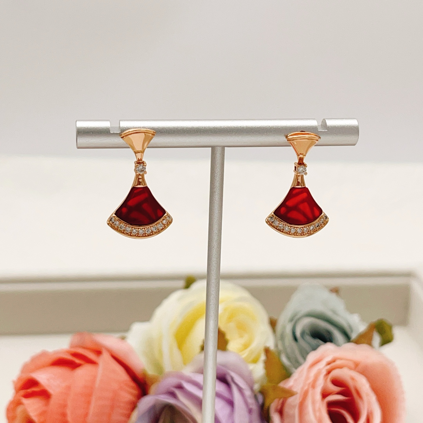 Bvlgari Divas Dream earrings Rose gold carnelian red clear diamond 1 6cm drop length