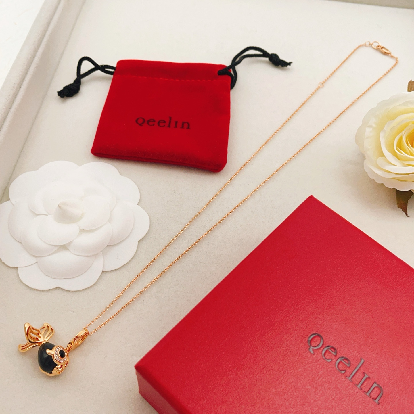 Qeelin Qin Qin Goldfish necklace 18K rose gold black onyx diamond 42cm