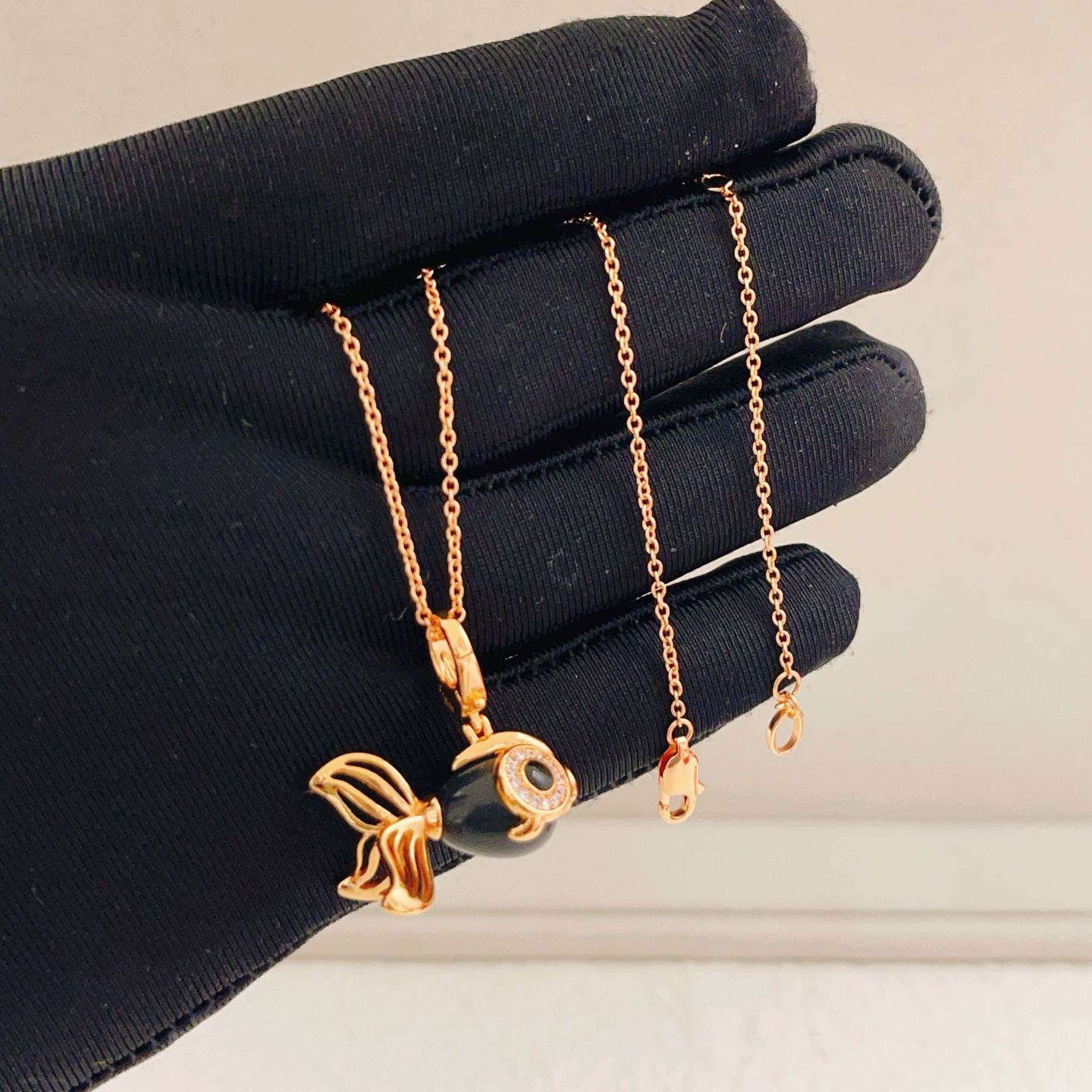 Qeelin Qin Qin Goldfish necklace 18K rose gold black onyx diamond 42cm