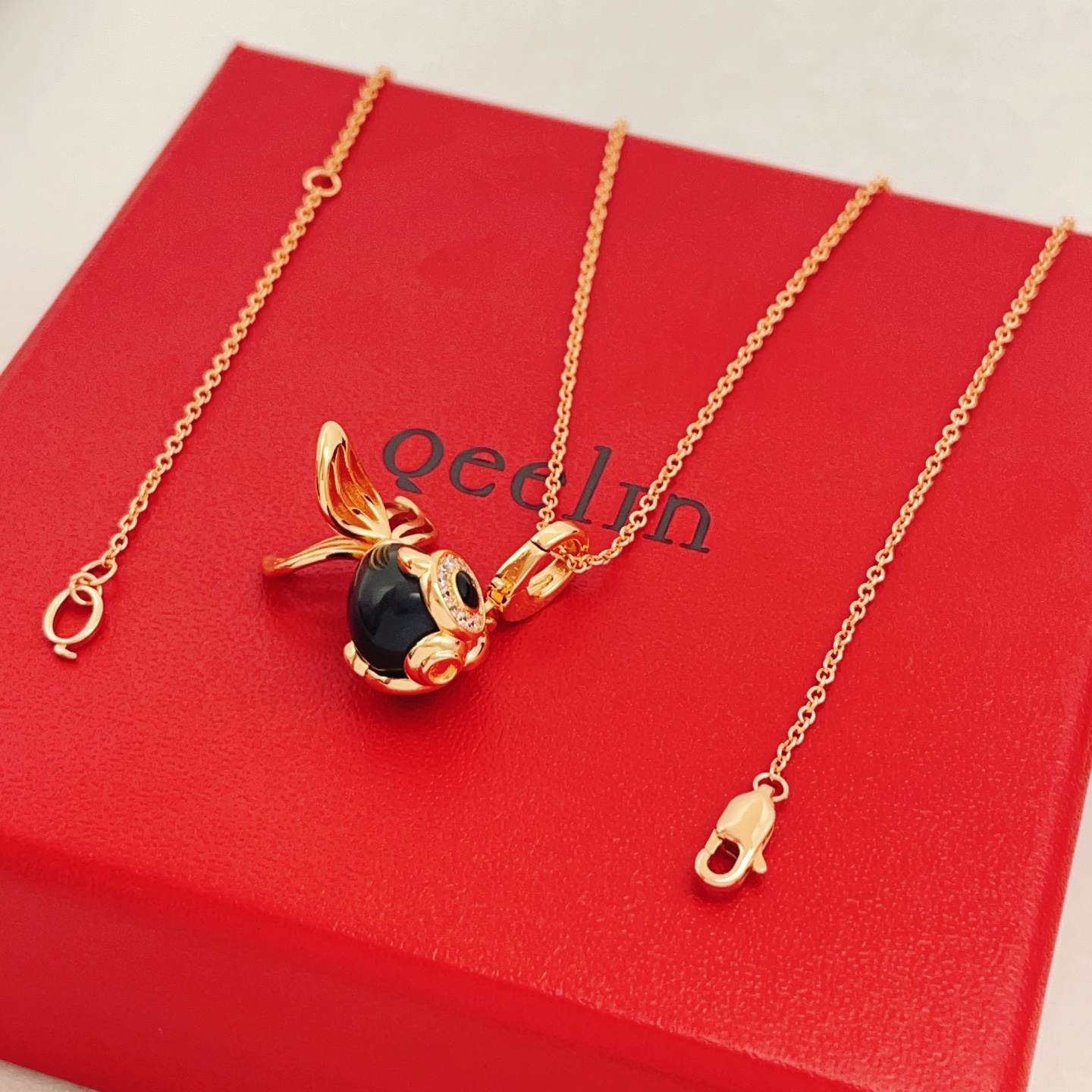 Qeelin Qin Qin Goldfish necklace 18K rose gold black onyx diamond 42cm