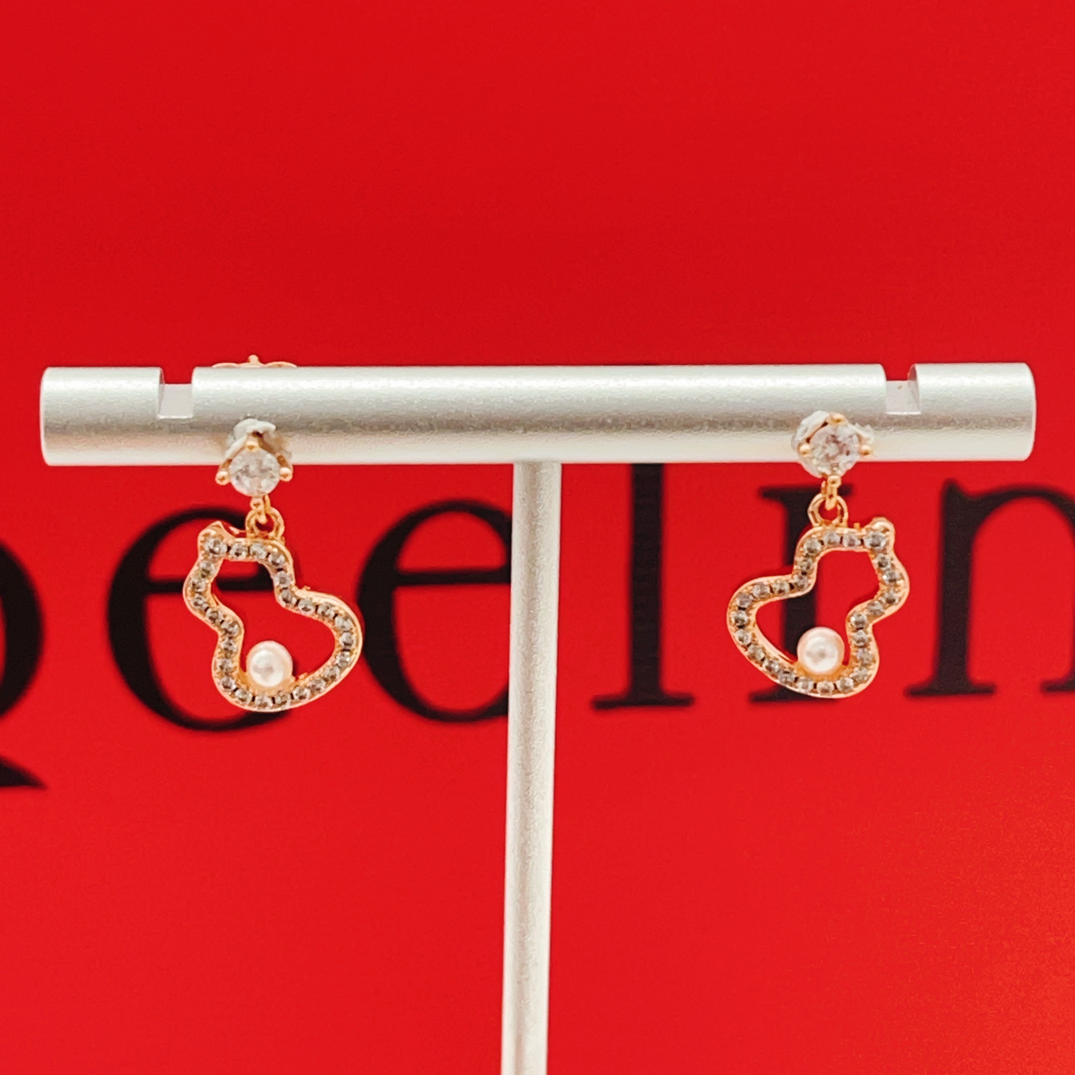 Qeelin Wulu earrings rose gold metal with clear diamonds and white freshwater pearls 1 2cm drop length