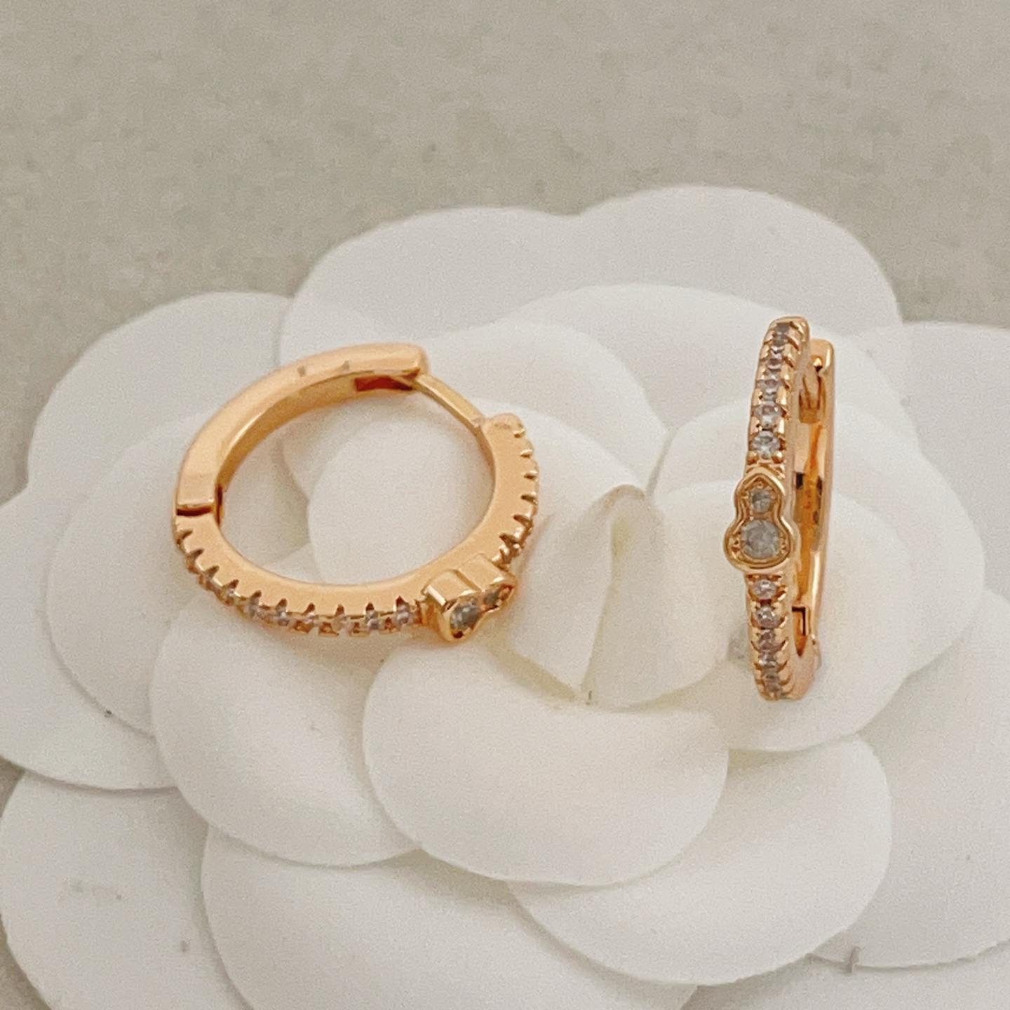 Qeelin Wulu earrings 18k rose gold clear diamond 12mm hoop diameter