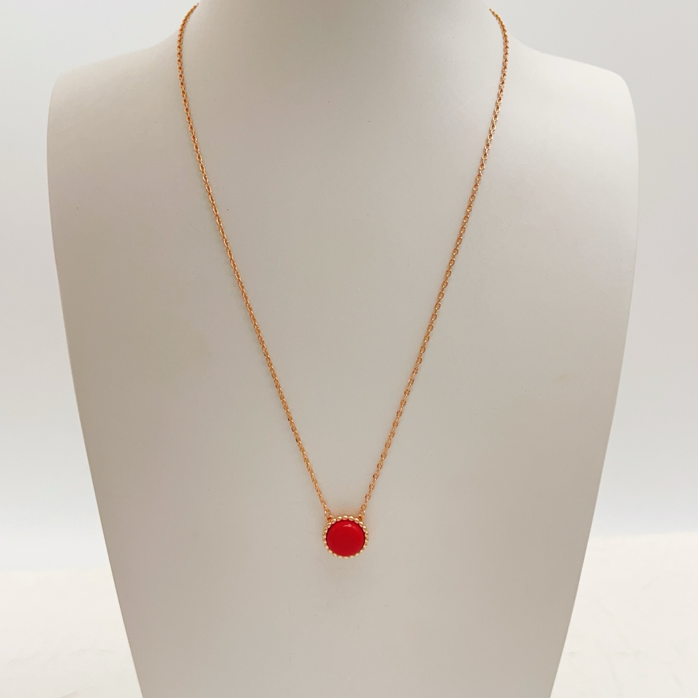 Van Cleef Arpels Collier Perlée couleurs Or rose Cornaline rouge 42cm