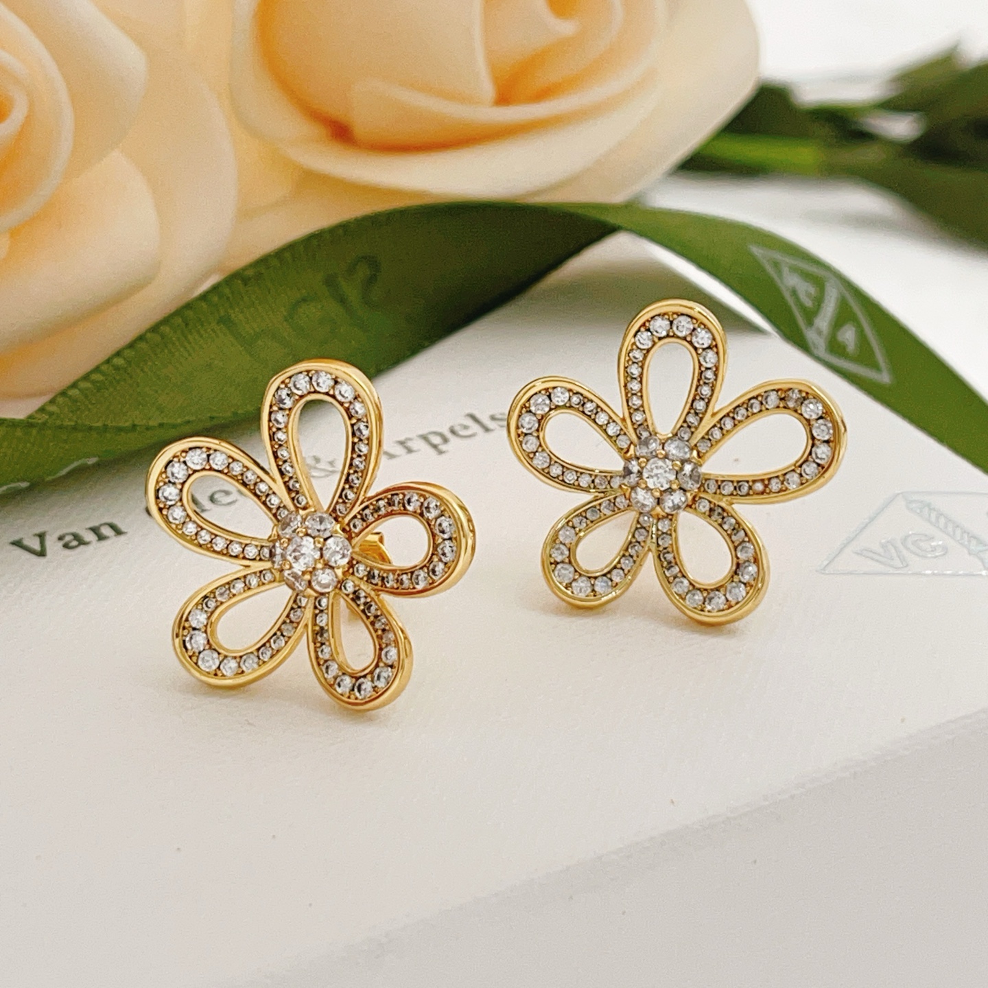 Van Cleef Arpels Flowerlace earrings yellow gold with clear diamond accents 15mm diameter