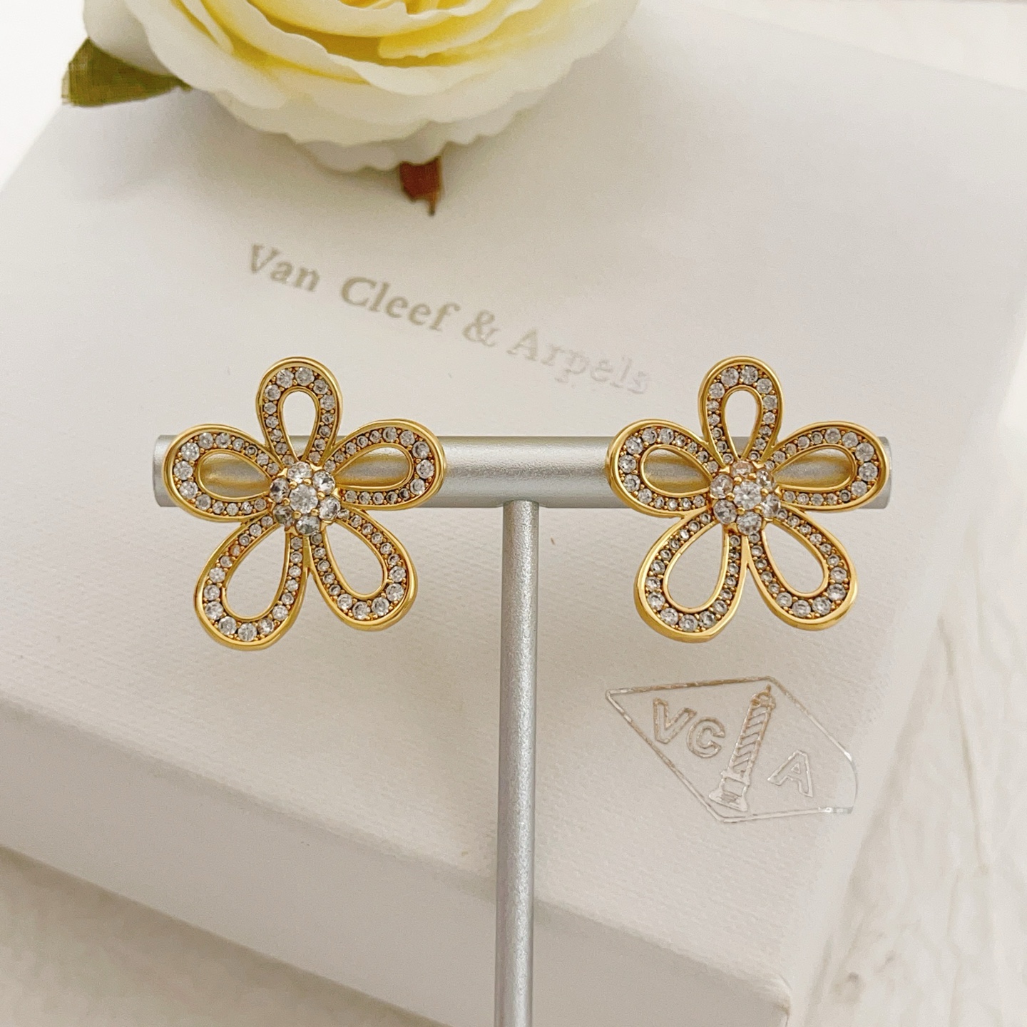 Van Cleef Arpels Flowerlace earrings yellow gold with clear diamond accents 15mm diameter