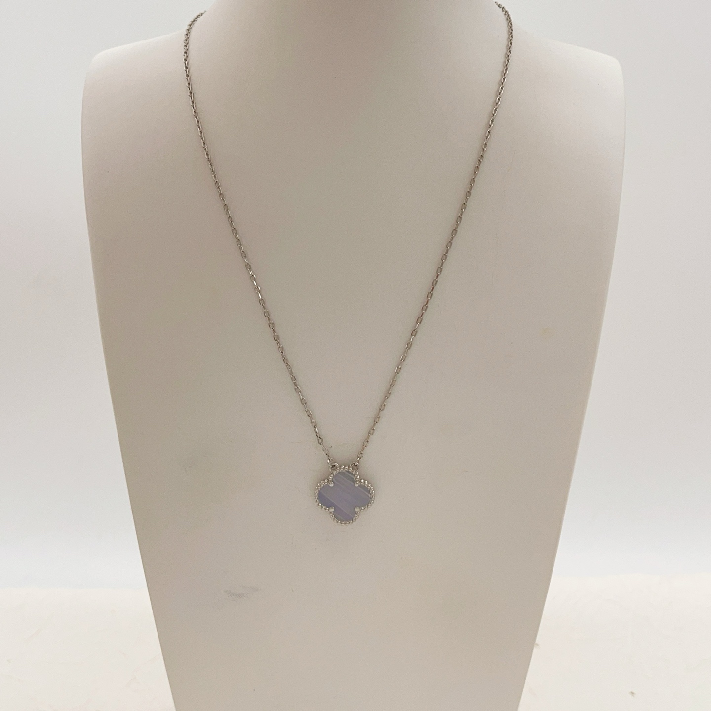 Van Cleef Arpels Vintage Alhambra necklace white gold lavender chalcedony 42cm