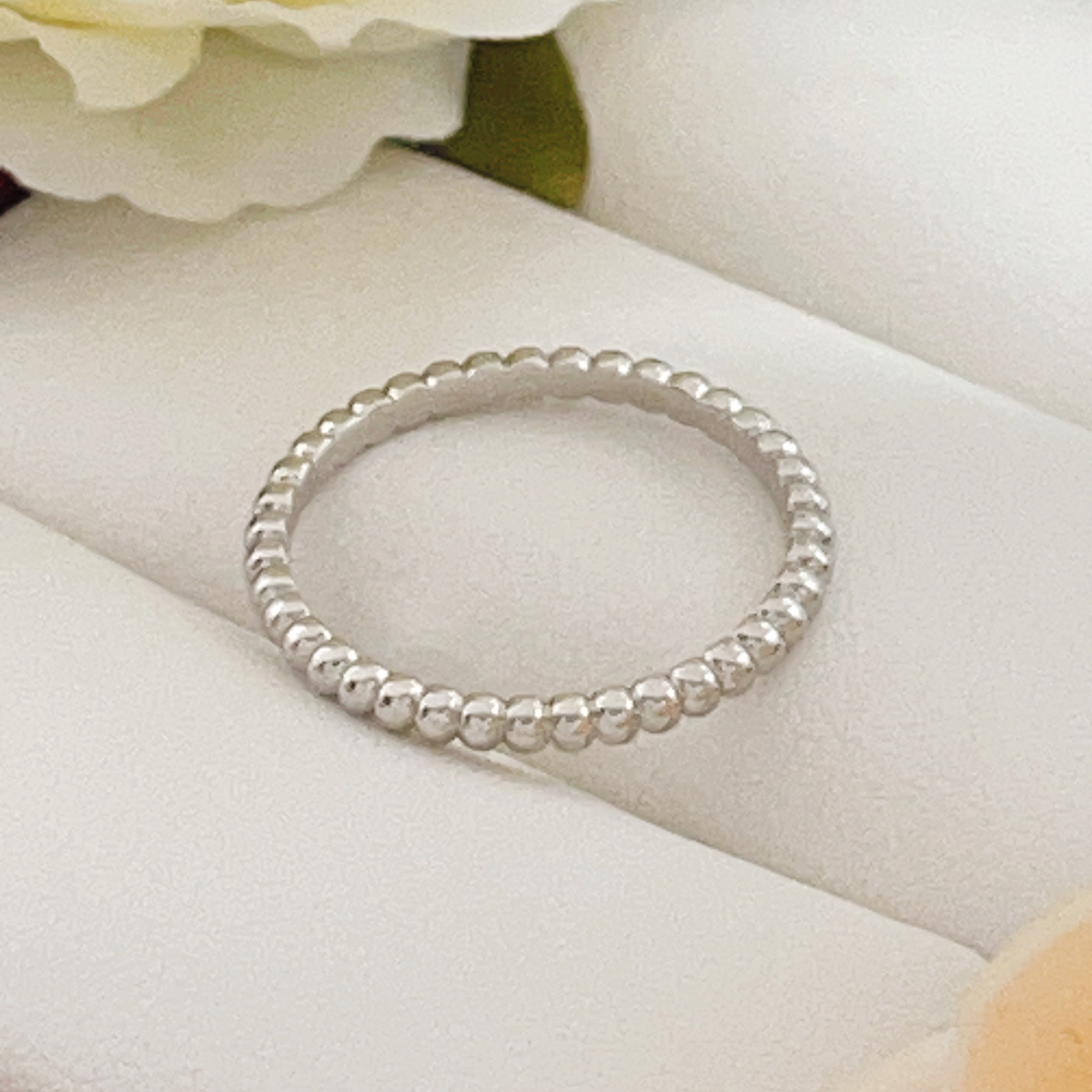 Anillo Van Cleef Arpels Perlee Oro blanco de 18 quilates Oro amarillo de 18 quilates No 7