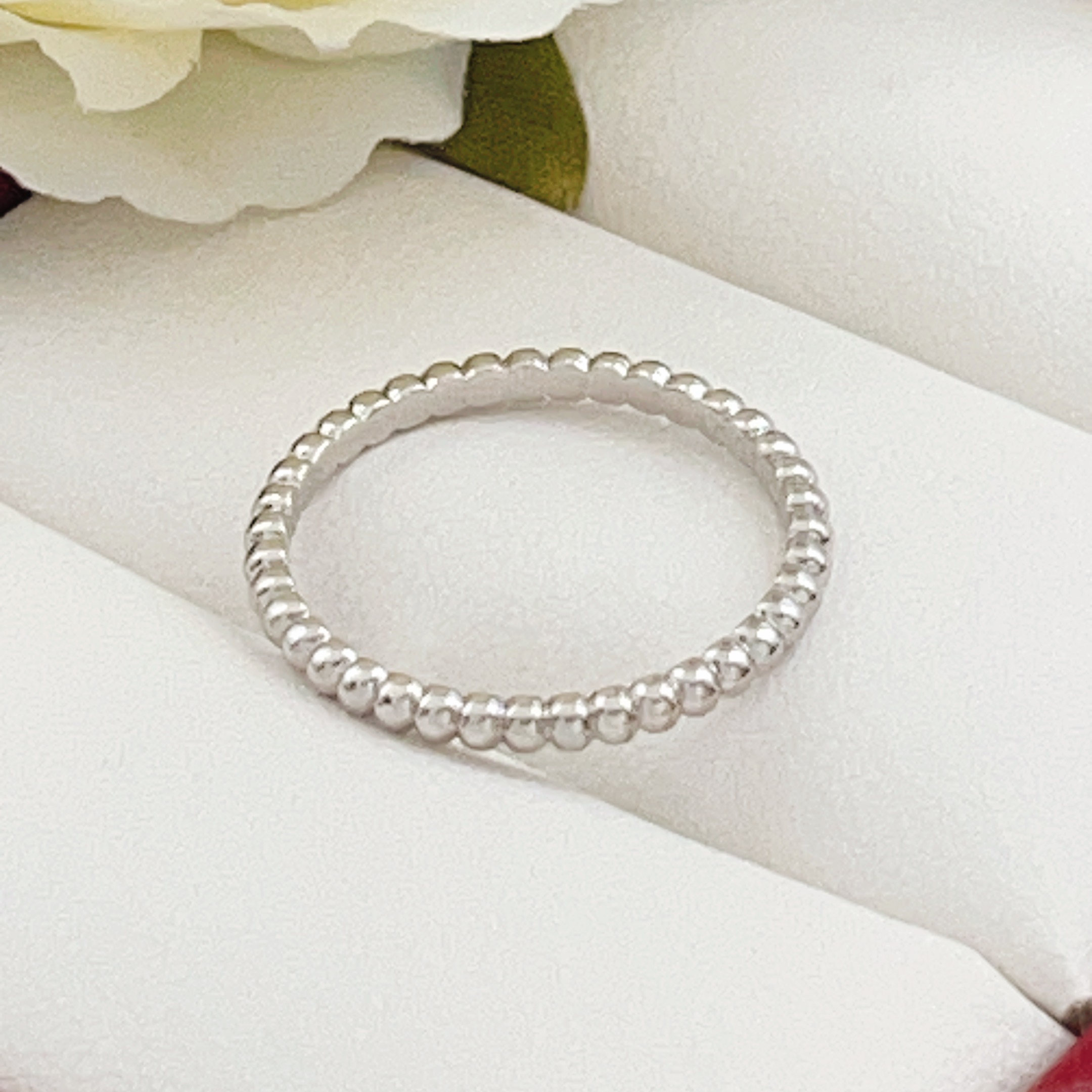Anillo Van Cleef Arpels Perlee Oro blanco de 18 quilates Oro amarillo de 18 quilates No 7