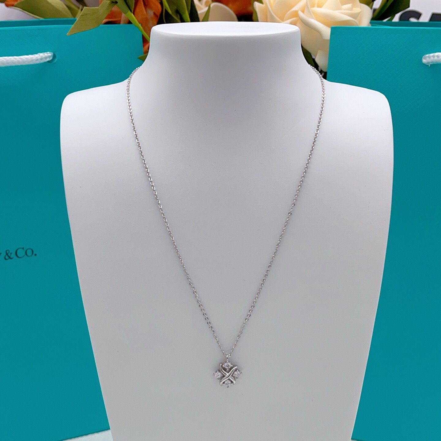 Tiffany Co Schlumberger Lynn Pendant necklace platinum metal with clear diamond stones 16 inches