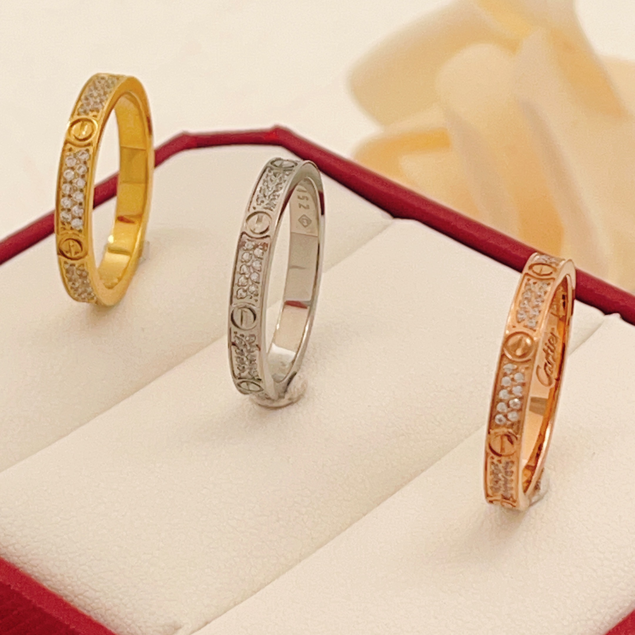 Cartier Love ring 18k yellow gold clear diamond No 7