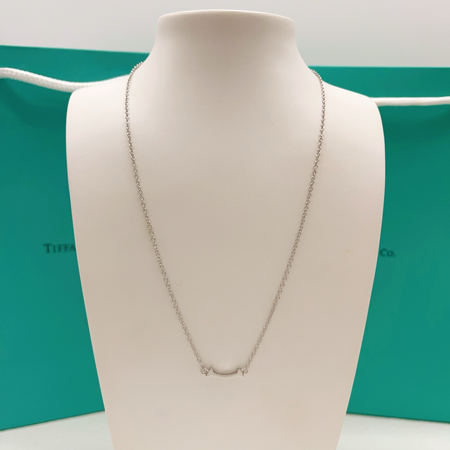 Tiffany Co T Smile necklace silver white gold no gemstones 40-45cm adjustable