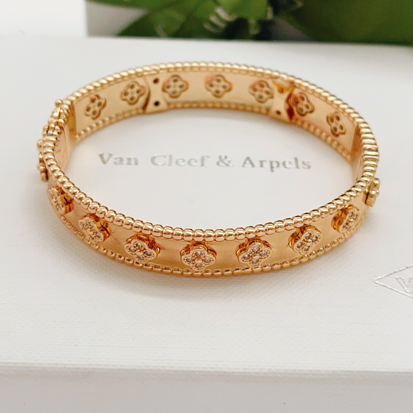 Pulseira Van Cleef Arpels Perlee Clovers em ouro rosa 18k e diamante transparente 17 cm