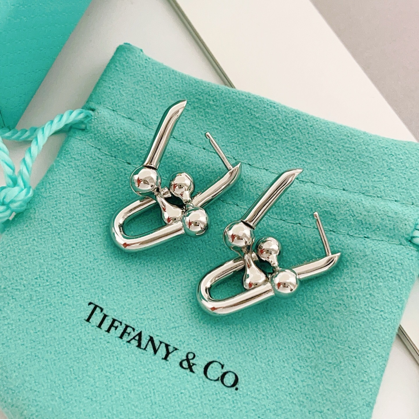 Tiffany Co HardWear earrings sterling silver 20mm length