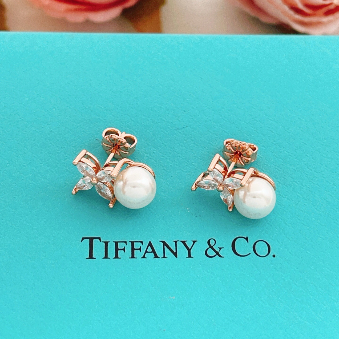 Tiffany Co Victoria Pearl earrings Rose gold clear diamond white freshwater pearl 10mm pearl diameter