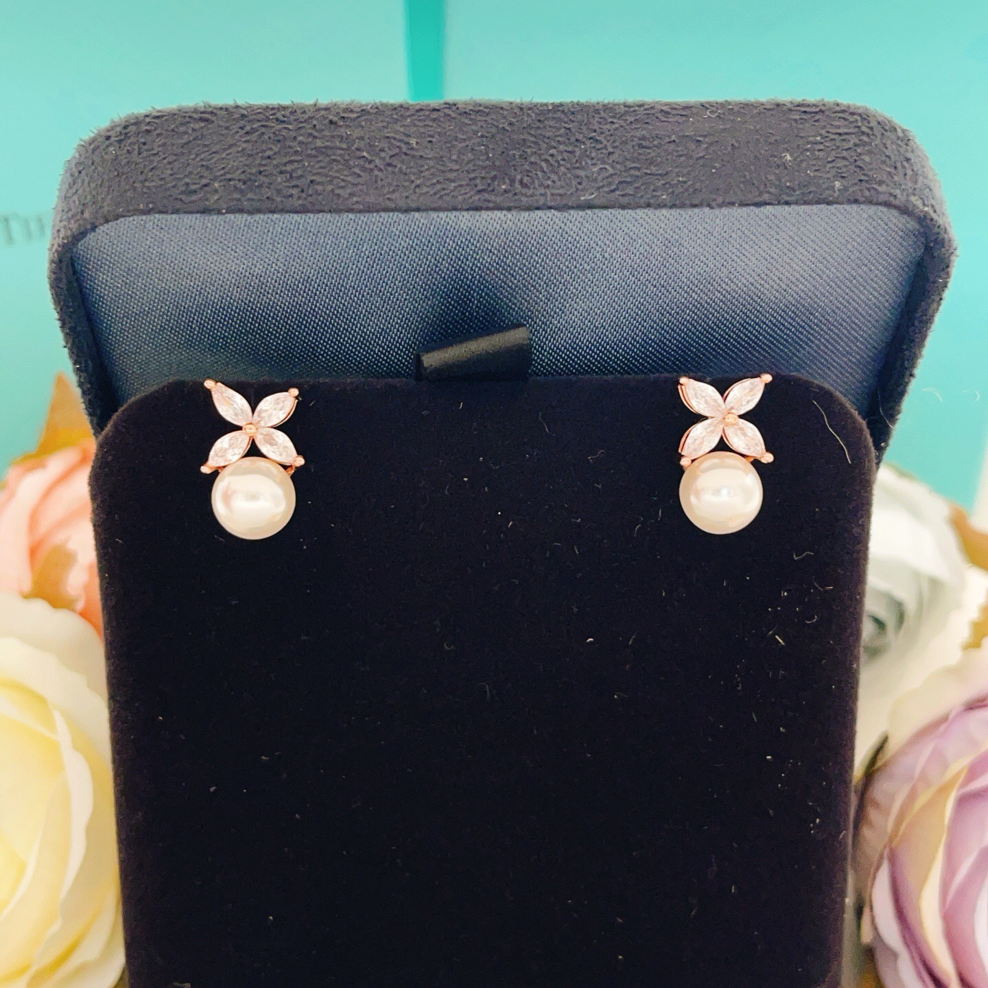 Tiffany Co Victoria Pearl earrings Rose gold clear diamond white freshwater pearl 10mm pearl diameter