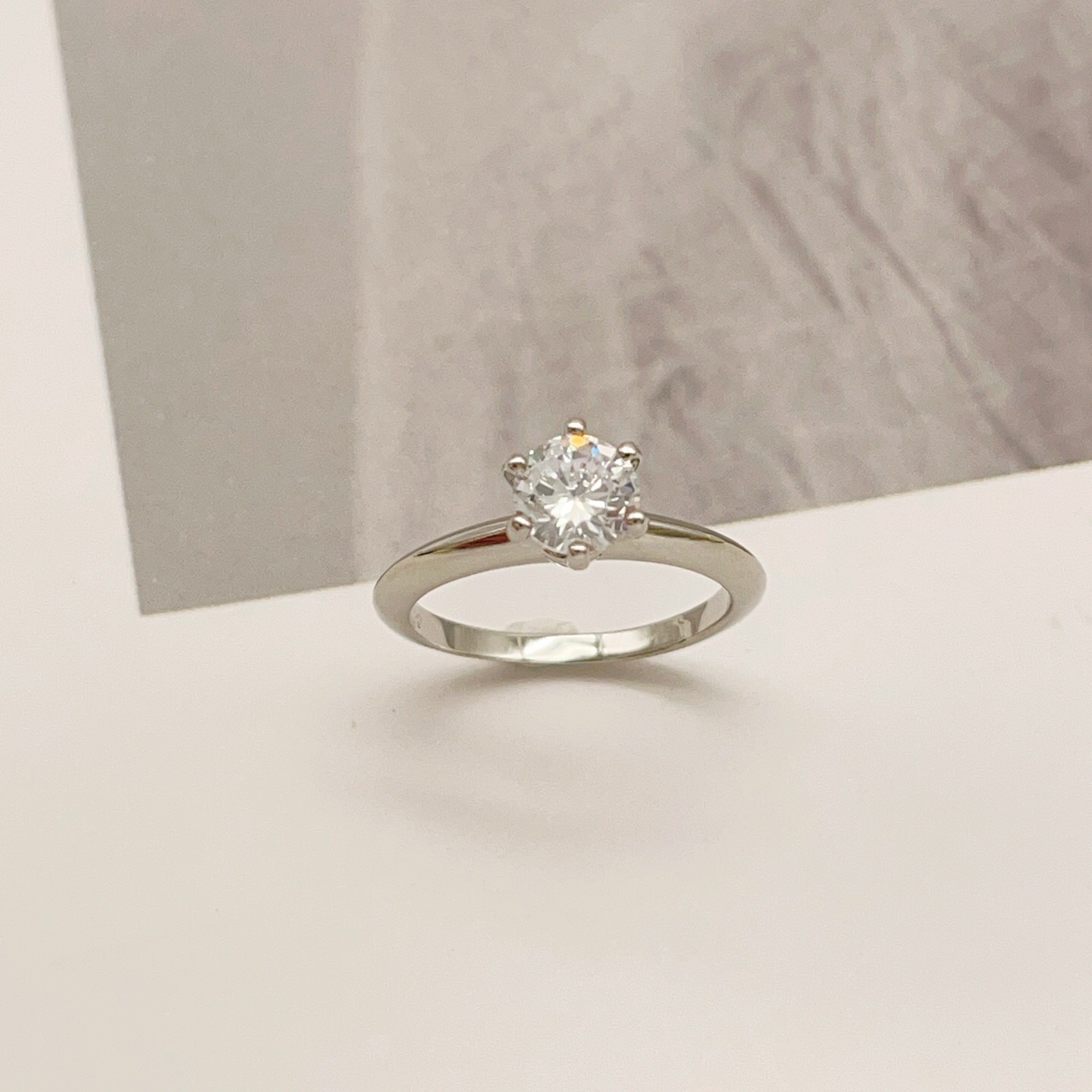 Tiffany Co Tiffany Setting ring platinum metal clear round brilliant diamond 7