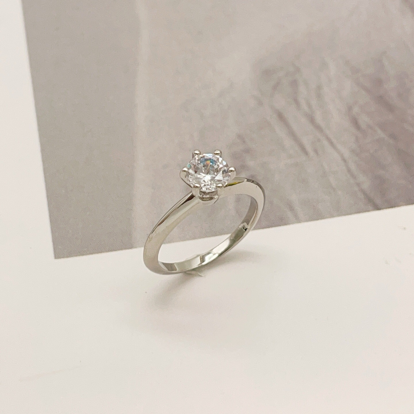 Tiffany Co Tiffany Setting ring platinum metal clear round brilliant diamond 7
