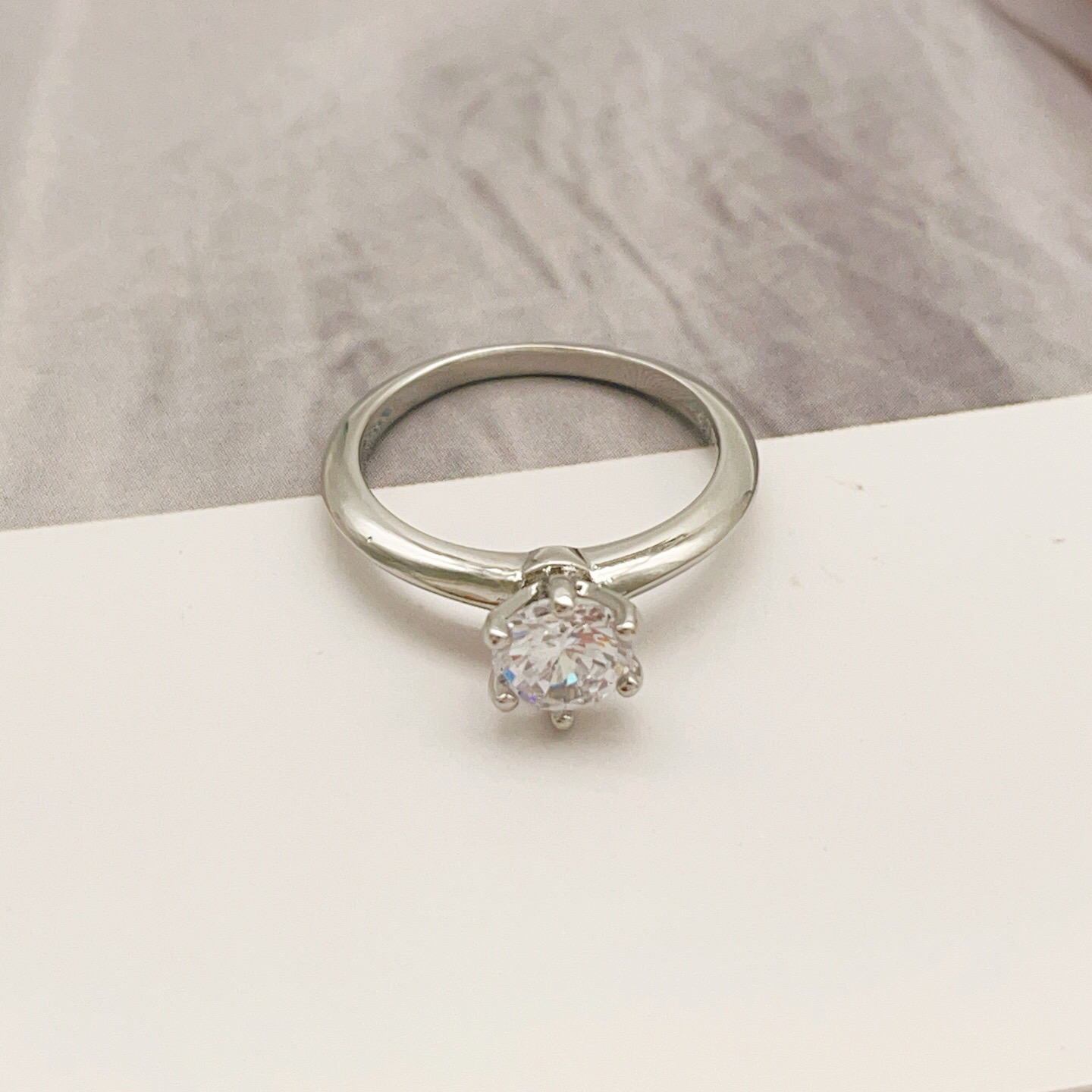 Tiffany Co Tiffany Setting ring platinum metal clear round brilliant diamond 7