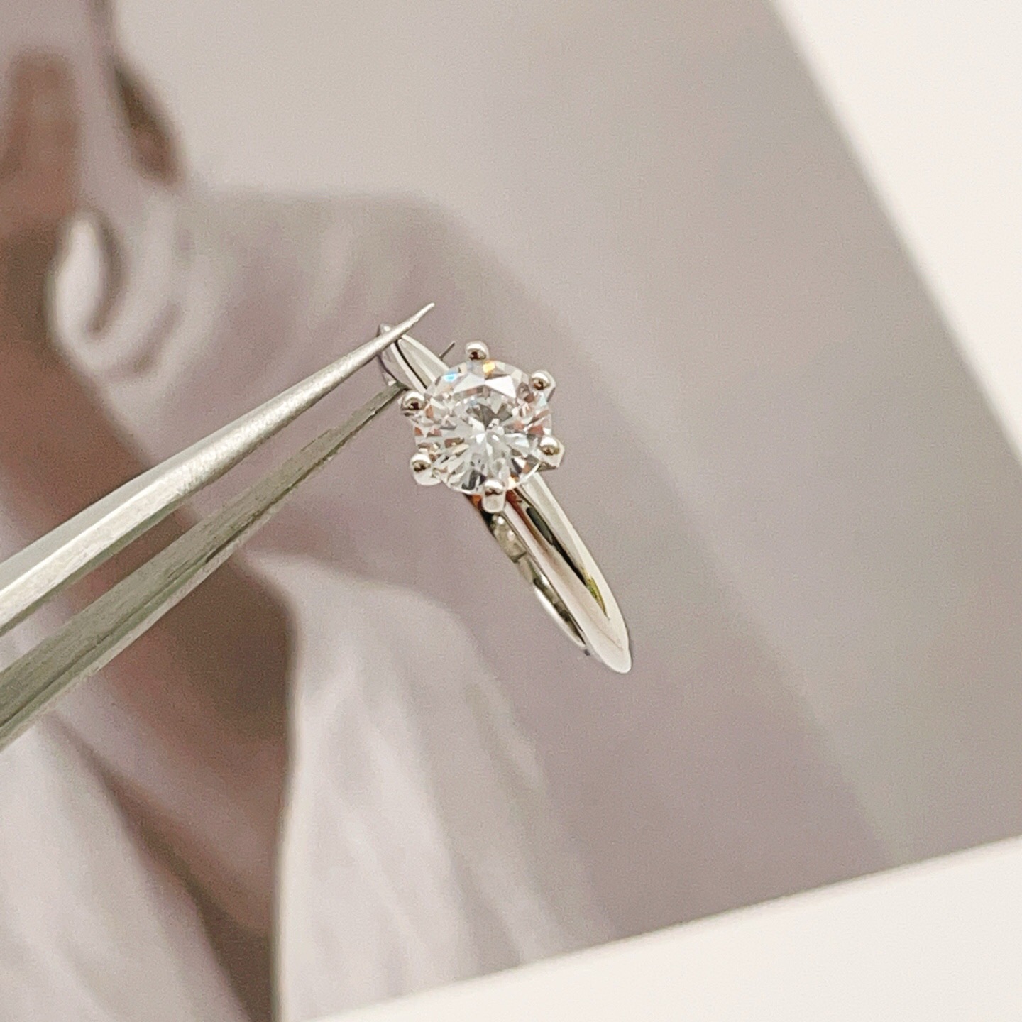 Tiffany Co Tiffany Setting ring platinum metal clear round brilliant diamond 7