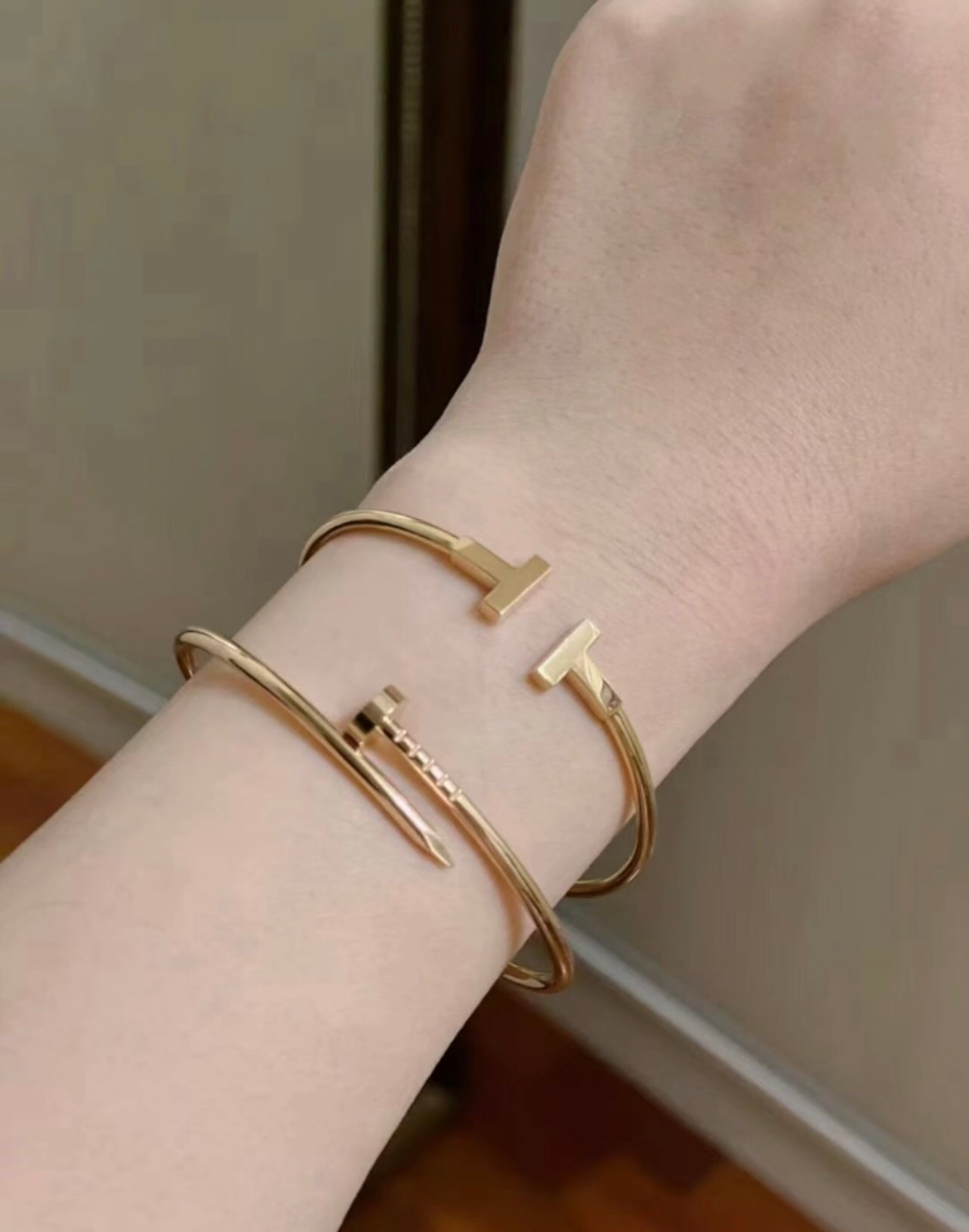 Tiffany Co T Wire bracelet 18k yellow gold 17cm inner circumference