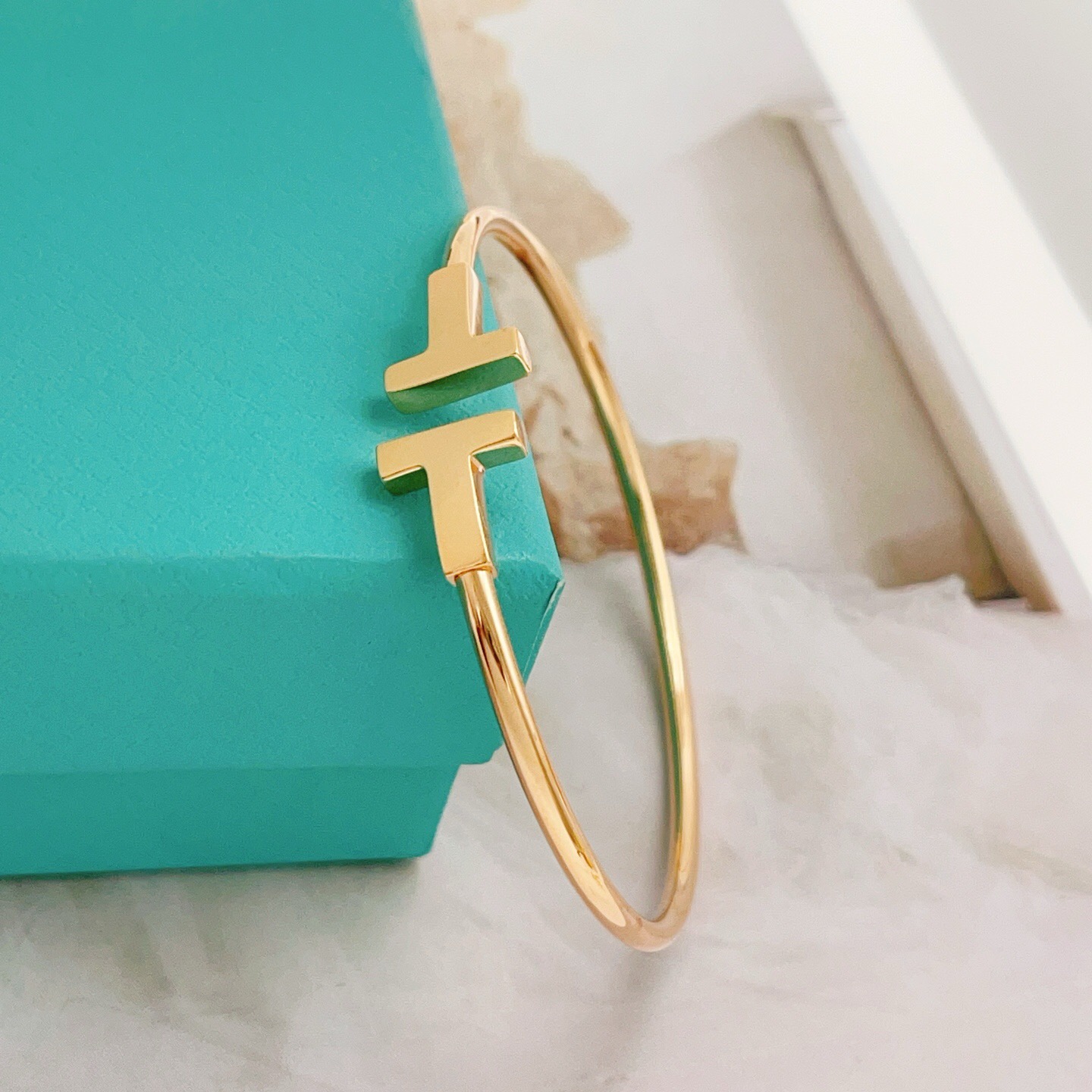Tiffany Co T Wire bracelet 18k rose gold no gemstones 17cm inner circumference
