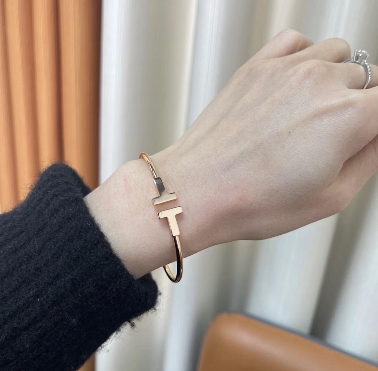 Tiffany Co T Wire bracelet 18k rose gold no gemstones 17cm inner circumference