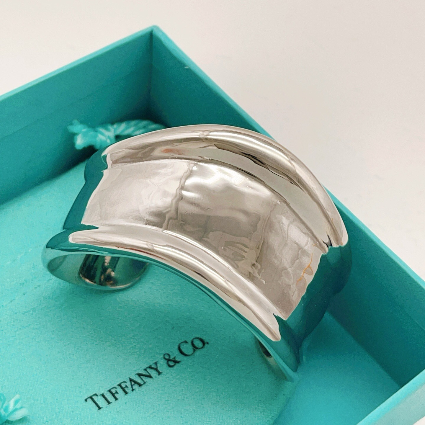 Tiffany Co Elsa Peretti Bone Cuff bracelet Sterling silver no accent stones Medium