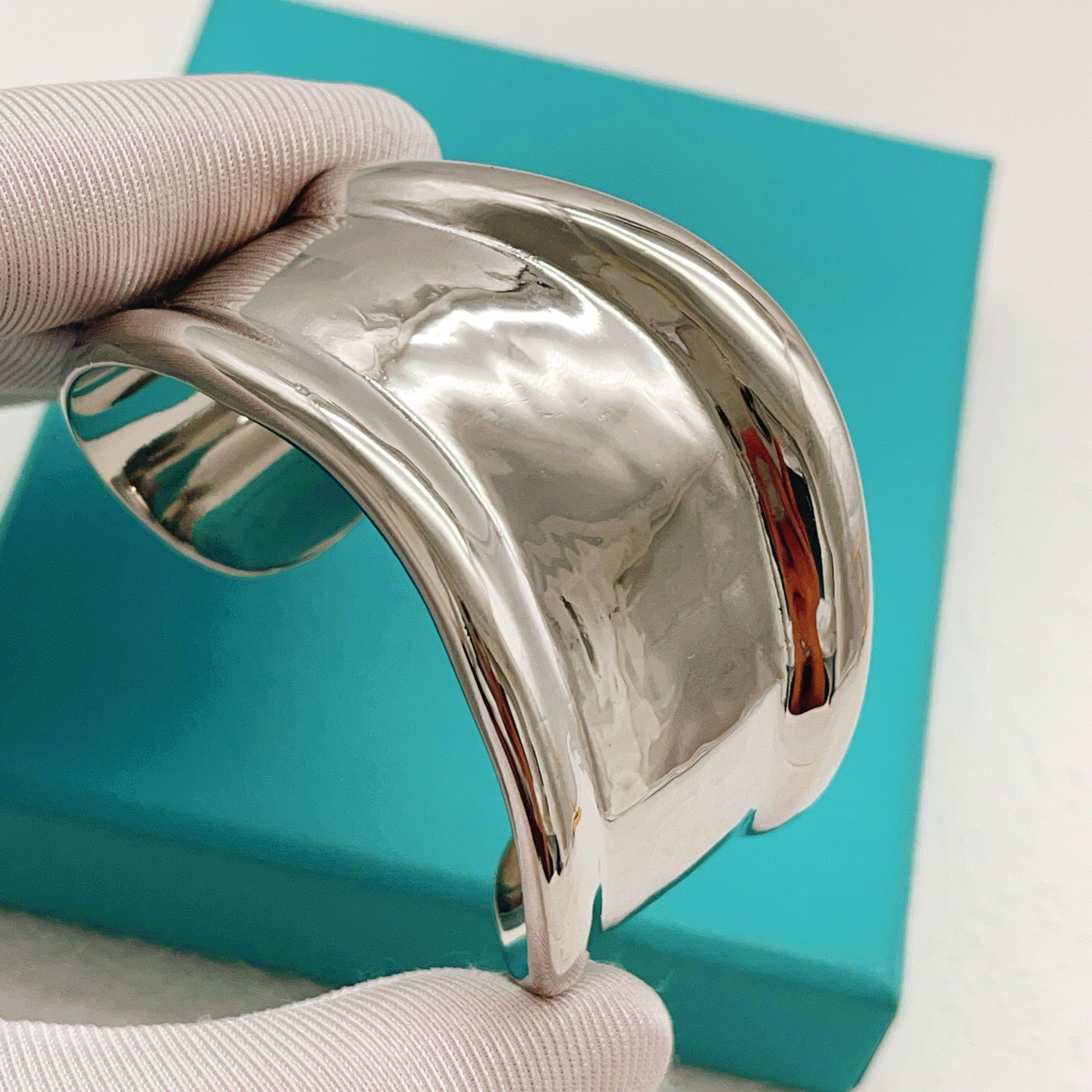 Tiffany Co Elsa Peretti Bone Cuff bracelet Sterling silver no accent stones Medium