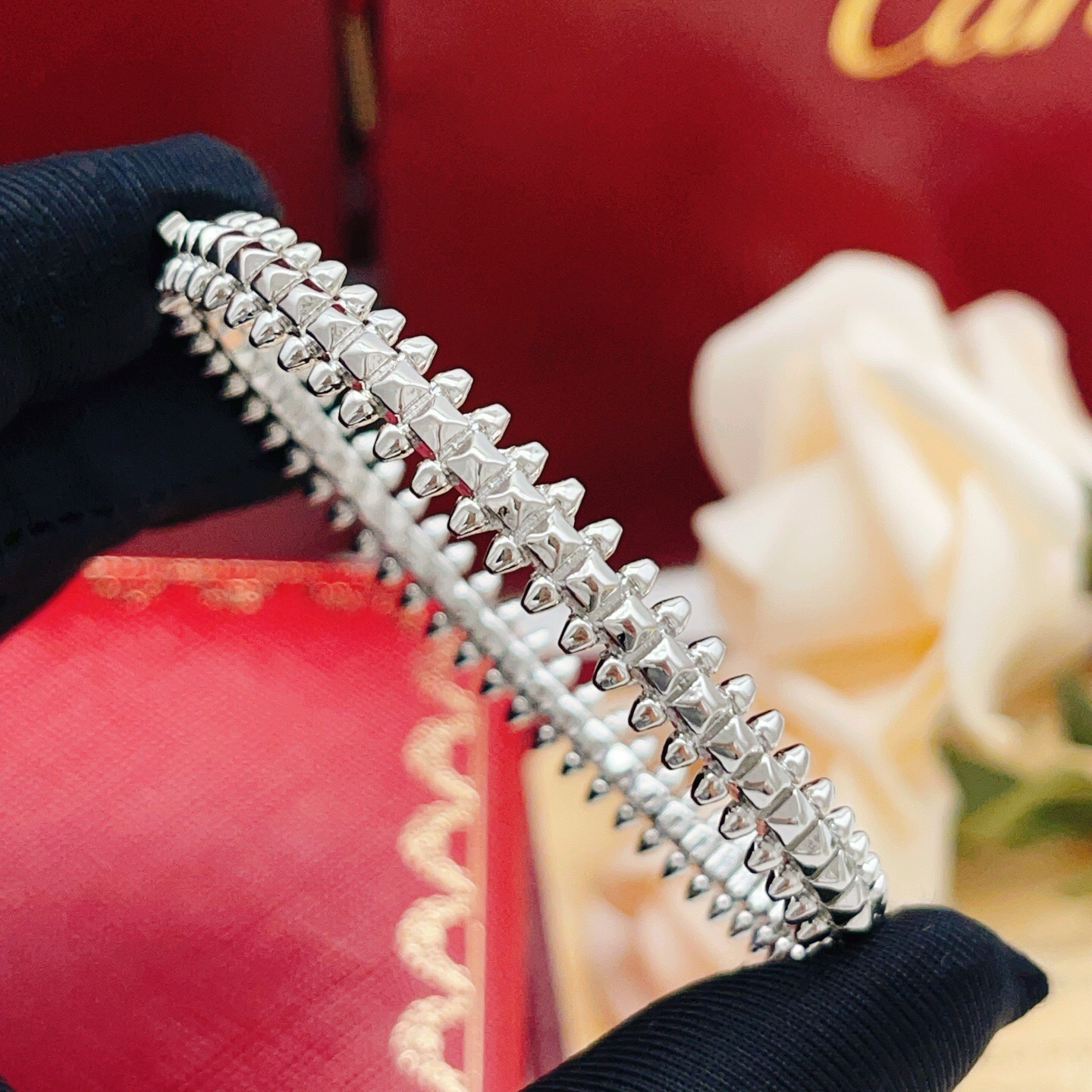 Cartier Clash de Cartier bracelet silver-toned metal no gemstones 17