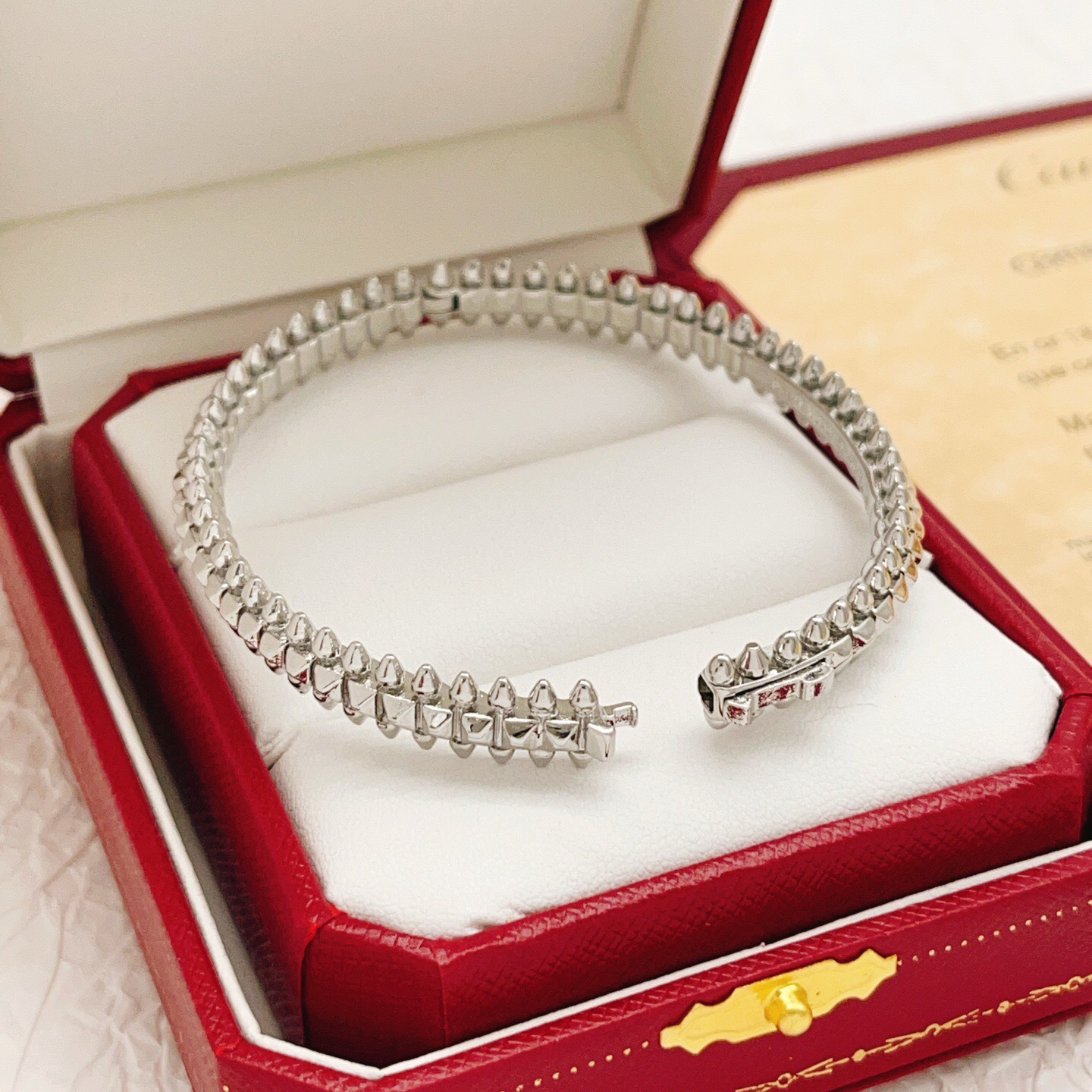 Cartier Clash de Cartier bracelet silver-toned metal no gemstones 17