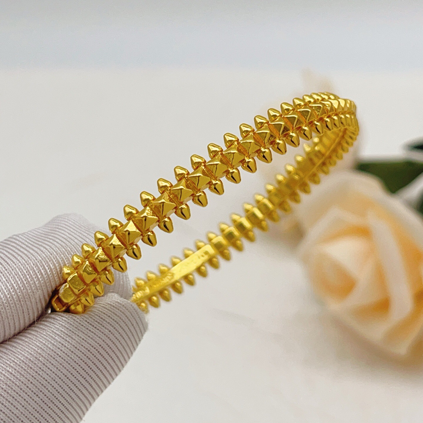 Cartier Clash de Cartier bracelet yellow gold 17